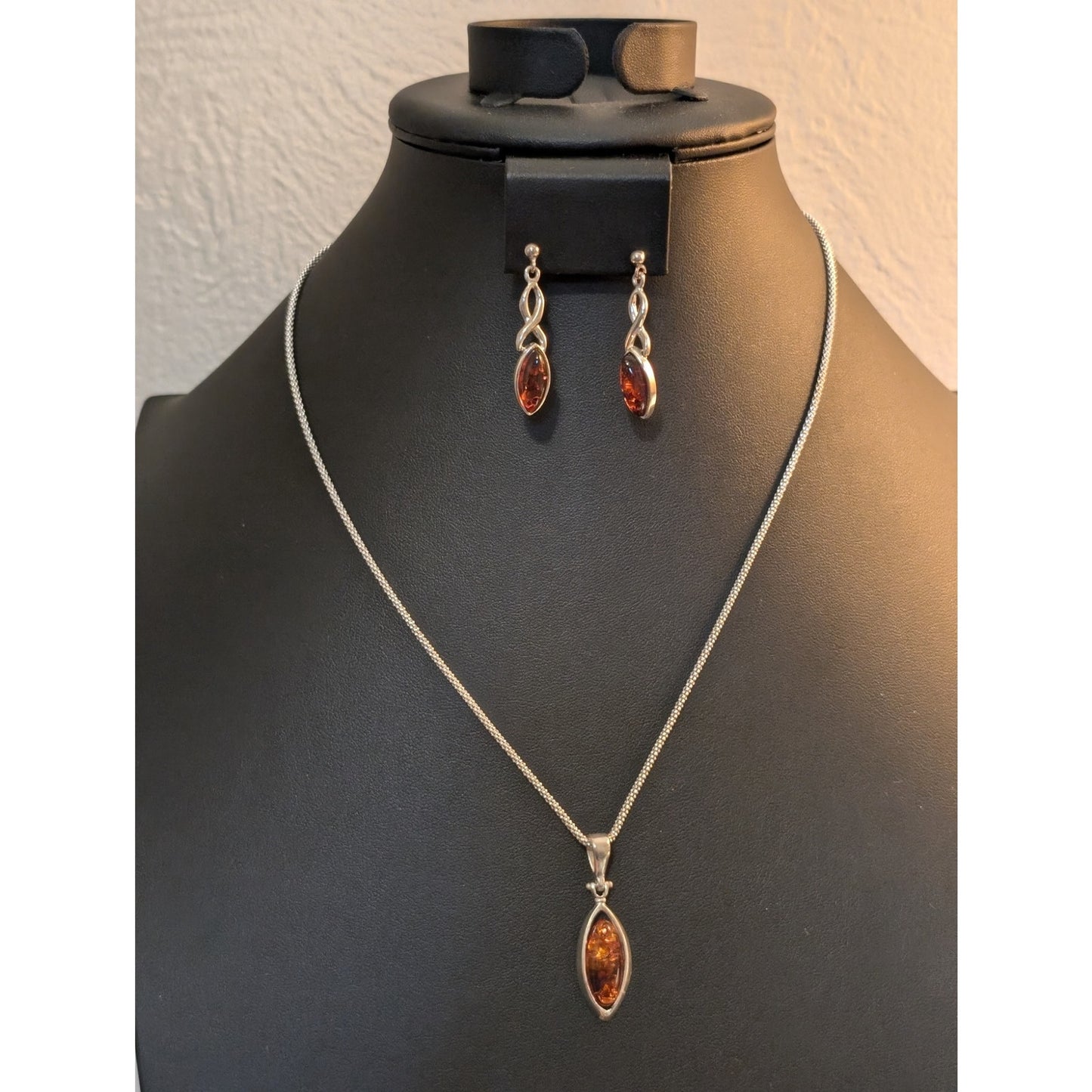Vtg Natural Marquis Shape Baltic Amber 925 Sterling Silver Necklace/Earring Set