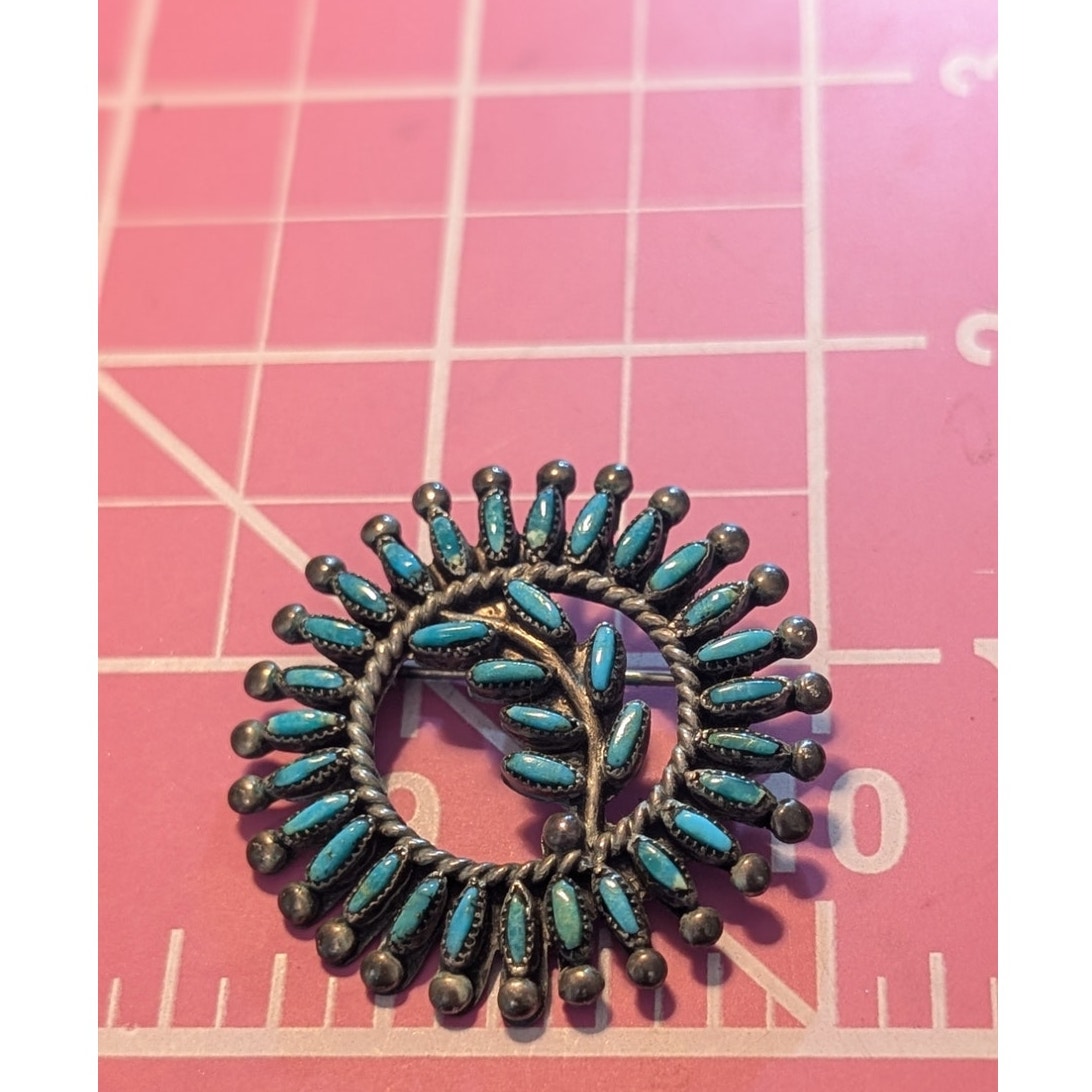 Vtg ZUNI Native American Petite Needlepoint Sterling Turquoise Leaf Brooch