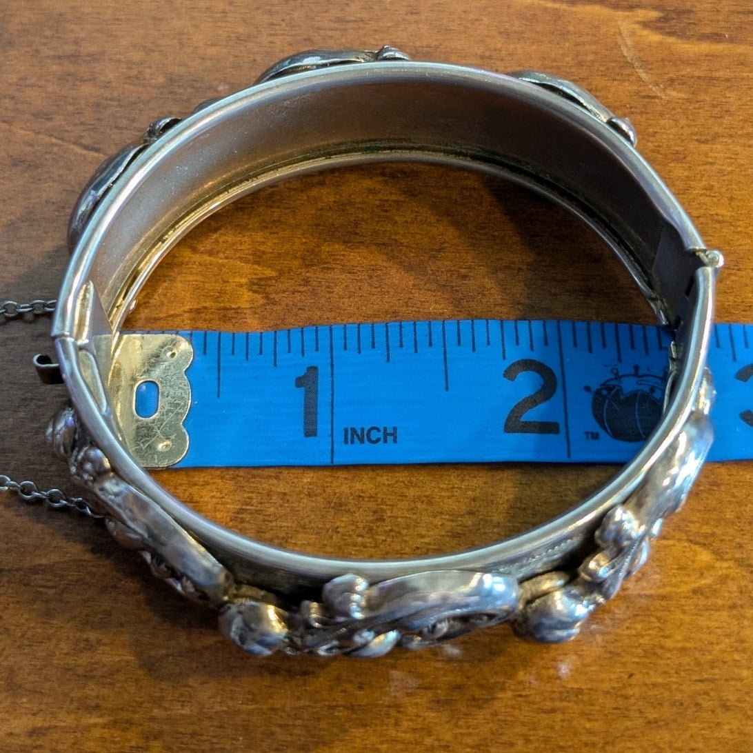 Vtg 1960s Repousse Silver Plate Floral Hinged Safety Chain Bangle Bracelet