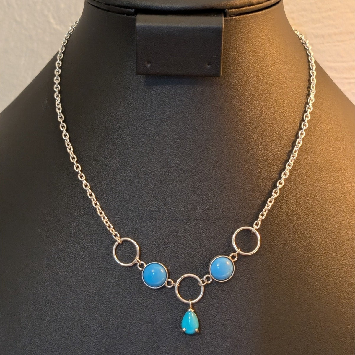 925 Sterling Silver Three Bezel & Prong Set Blue Beaded Y Teardrop 17" Necklace