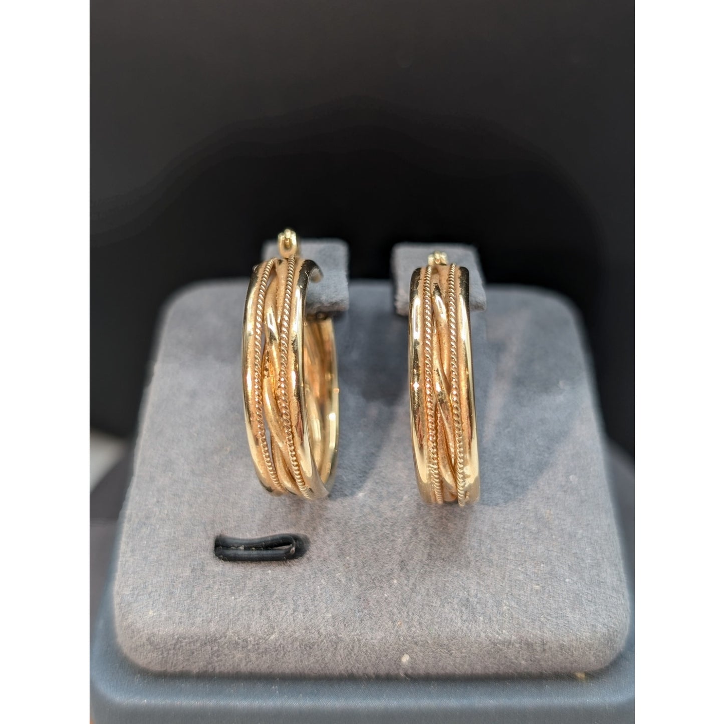 14K Yellow Gold Textured & Polished Hoop Earrings Approx. 4.66g