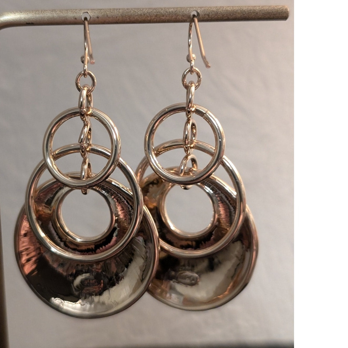 NWOT Gold Tone Hammered Highly Polished Dangle Tri-Circle Earrings
