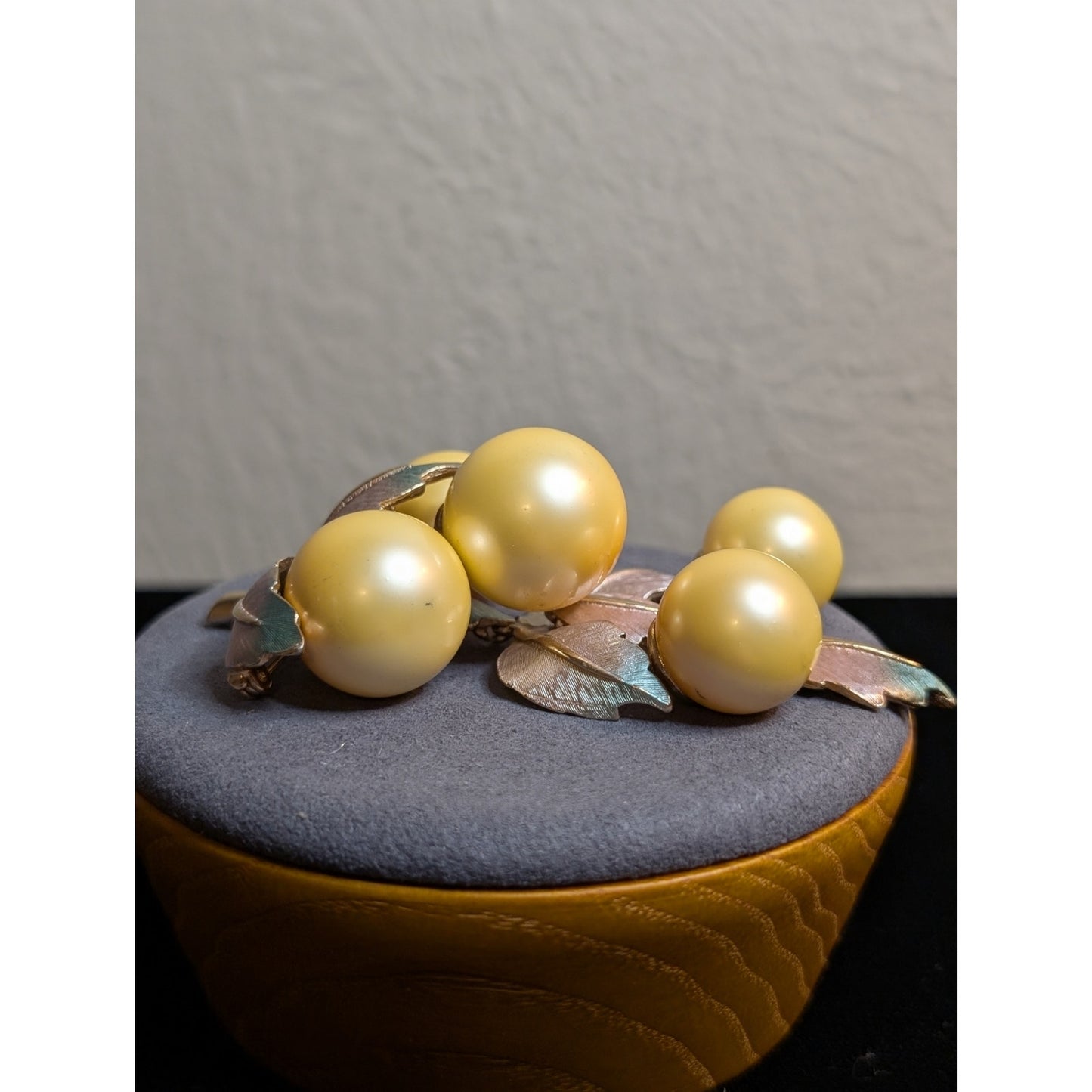 Vintage Rare LISA SCHALLERT Golden Faux Pearl Nouveau Articulated Grapes Brooch