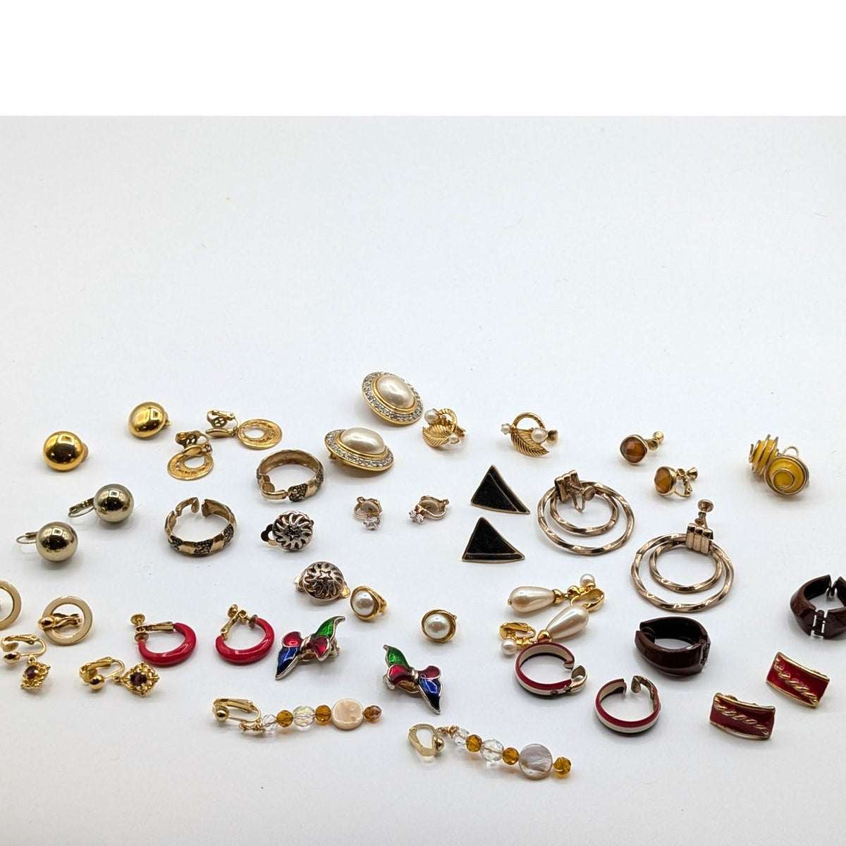 Lot of 22 Pair Vintage Gold Tone Mixed Vibe Clip On Screw Back Earrings