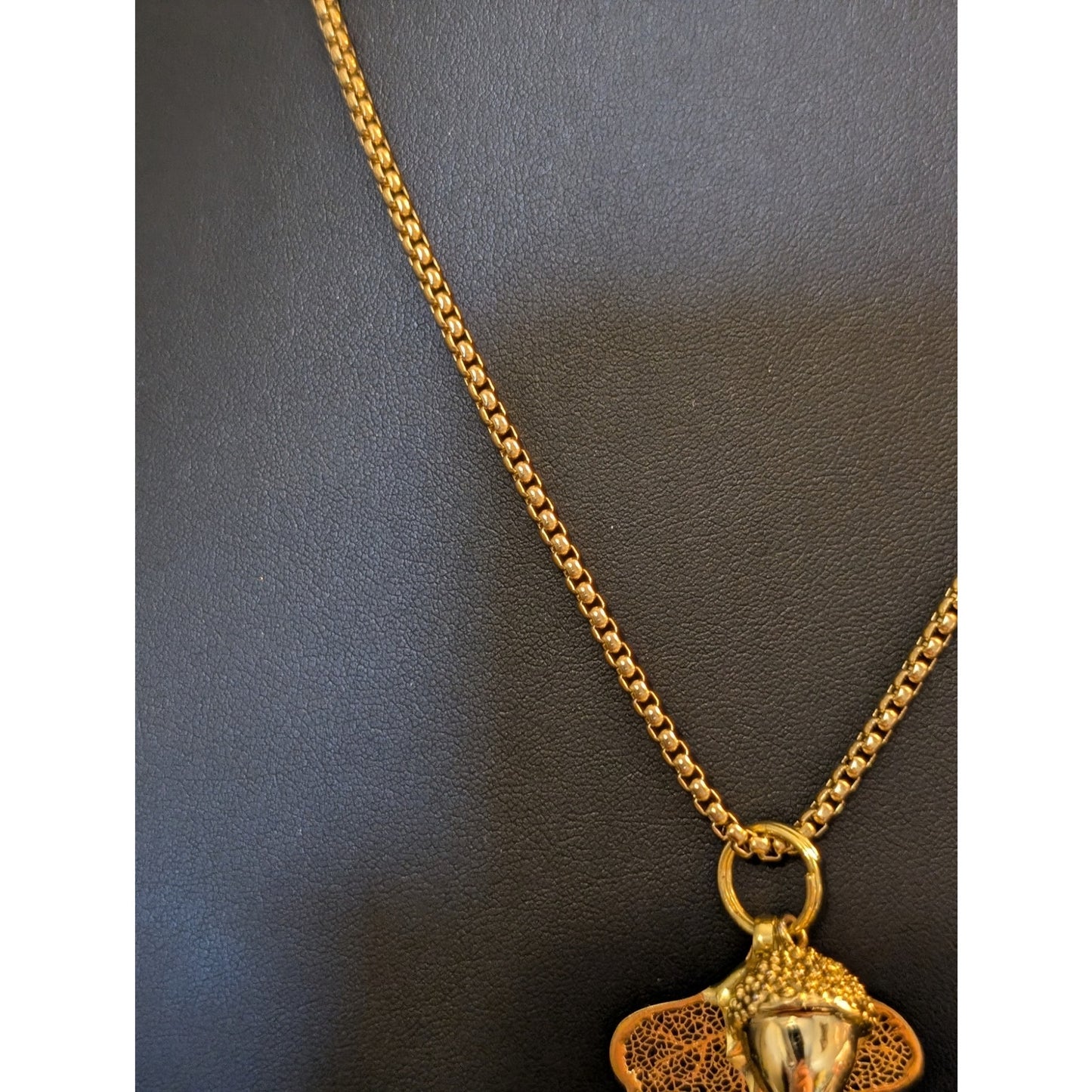 Gold Tone Genuine Leaf Pendant W/ Acorn Charm on Sturdy 22" Gold Tone Chain