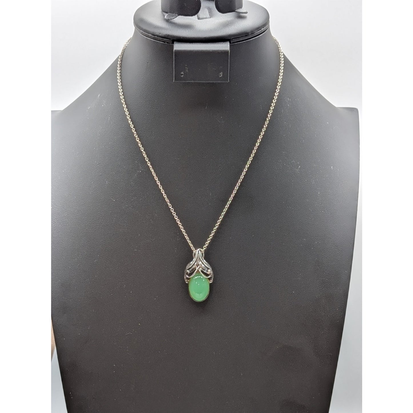 Vintage Sterling Silver Green Cabochon Pendant 18.5" Chain Necklace