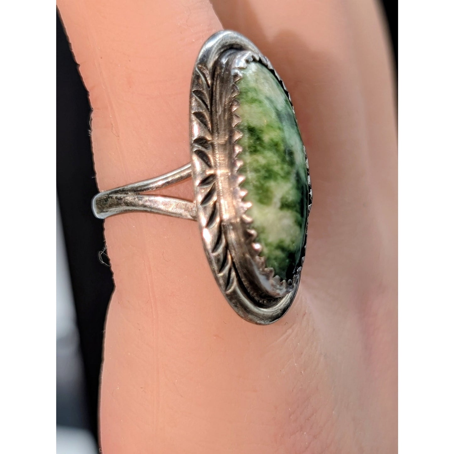 Vtg Southwestern Unmarked 925 Sterling Silver Oblong Green Stone Ring Size 5.25