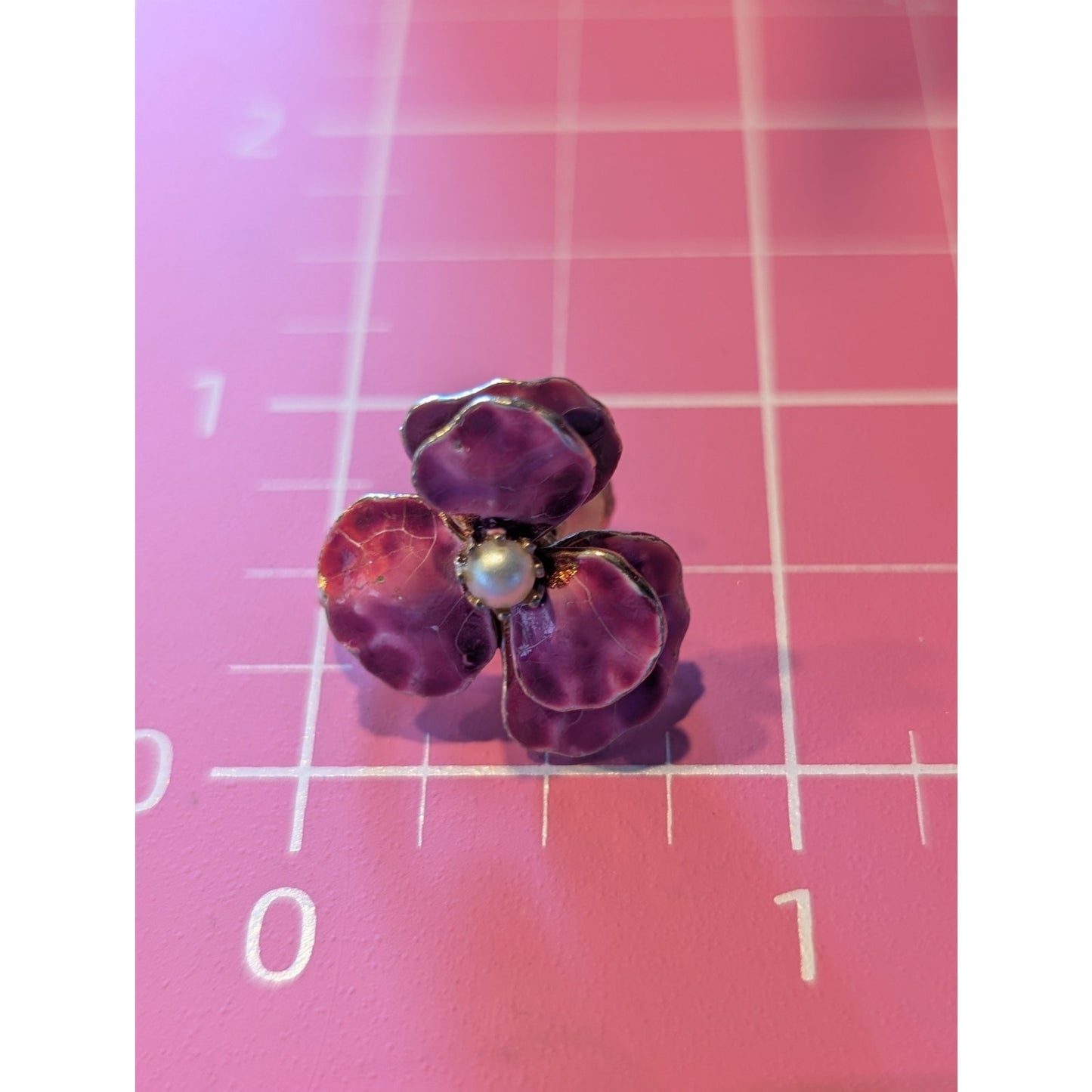 Vintage Accessocraft NYC Enamel Pansy Flower Screw/Clip On Faux Pearl Earrings