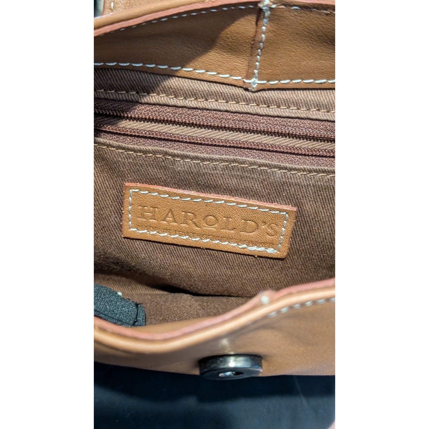 Harold's Made in Italy Genuine Soft Leather Tan Equestrian Vibe Shoulder Bag