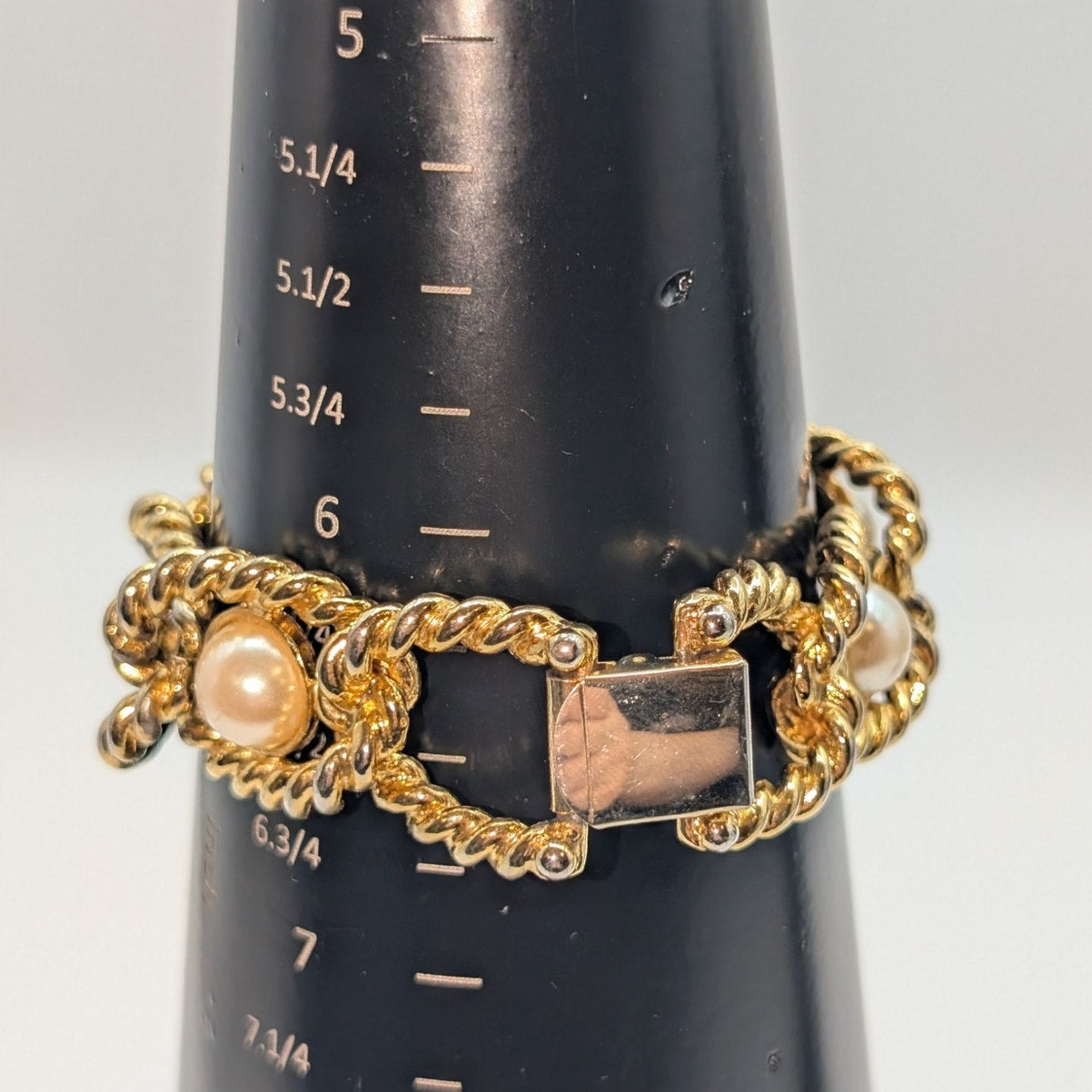 Vintage Chunky Twisted Gold Tone Chain Link Bezel Set Faux Pearl Bracelet