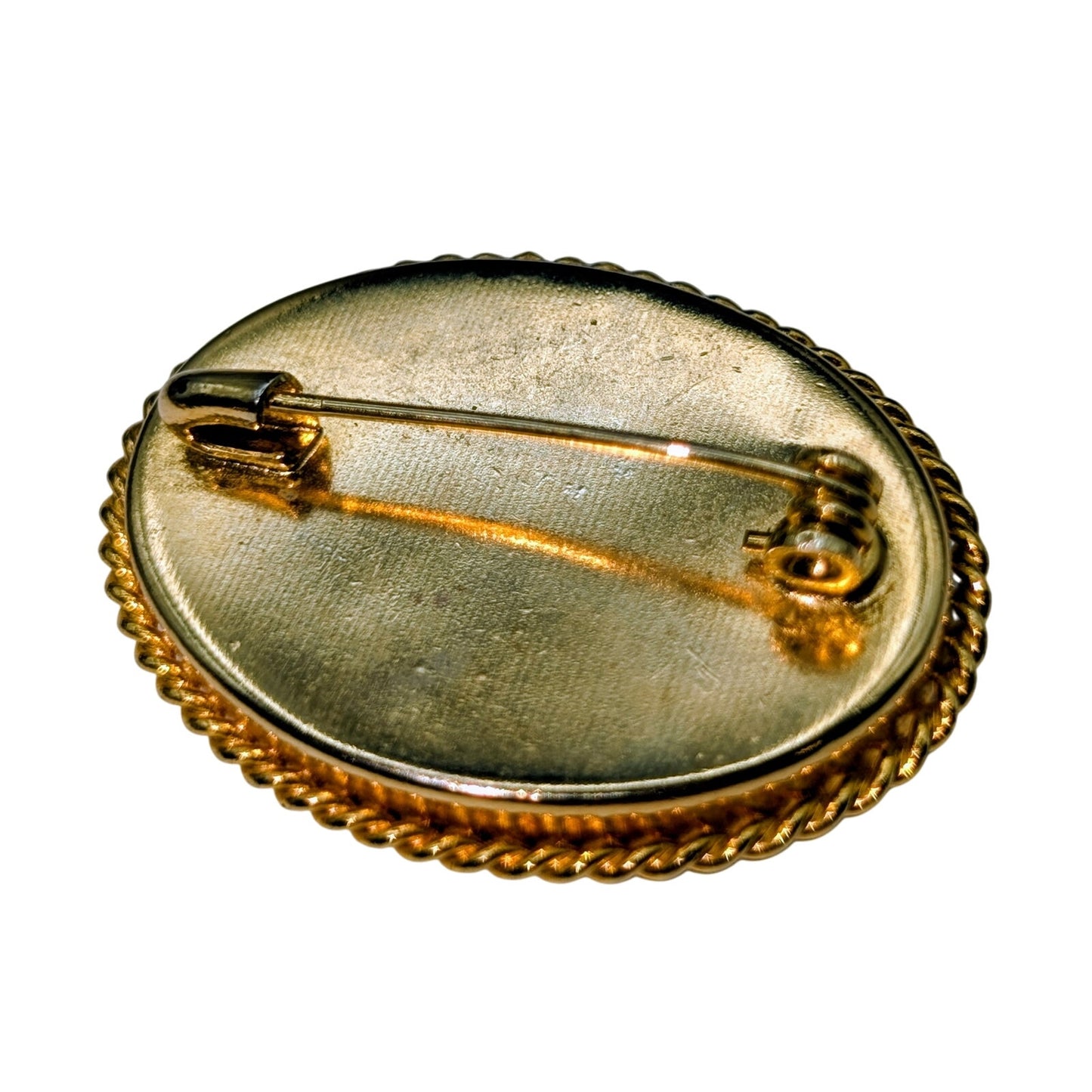 Vintage Navy Blue Gold Courting Couple Rope Design Surround Brooch