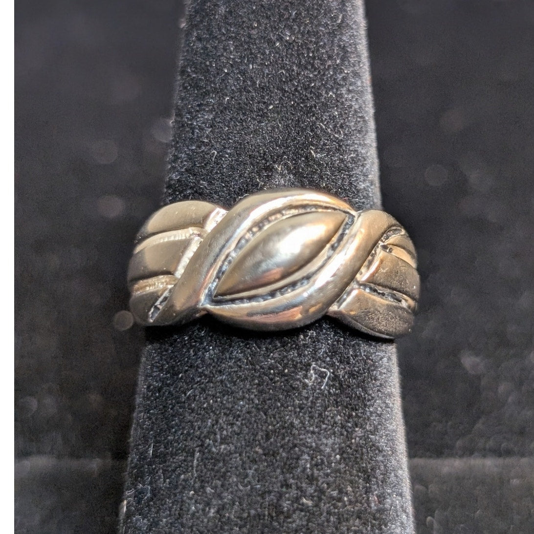 Vintage 925 Sterling Silver Knot/Crossover Ring Size 8