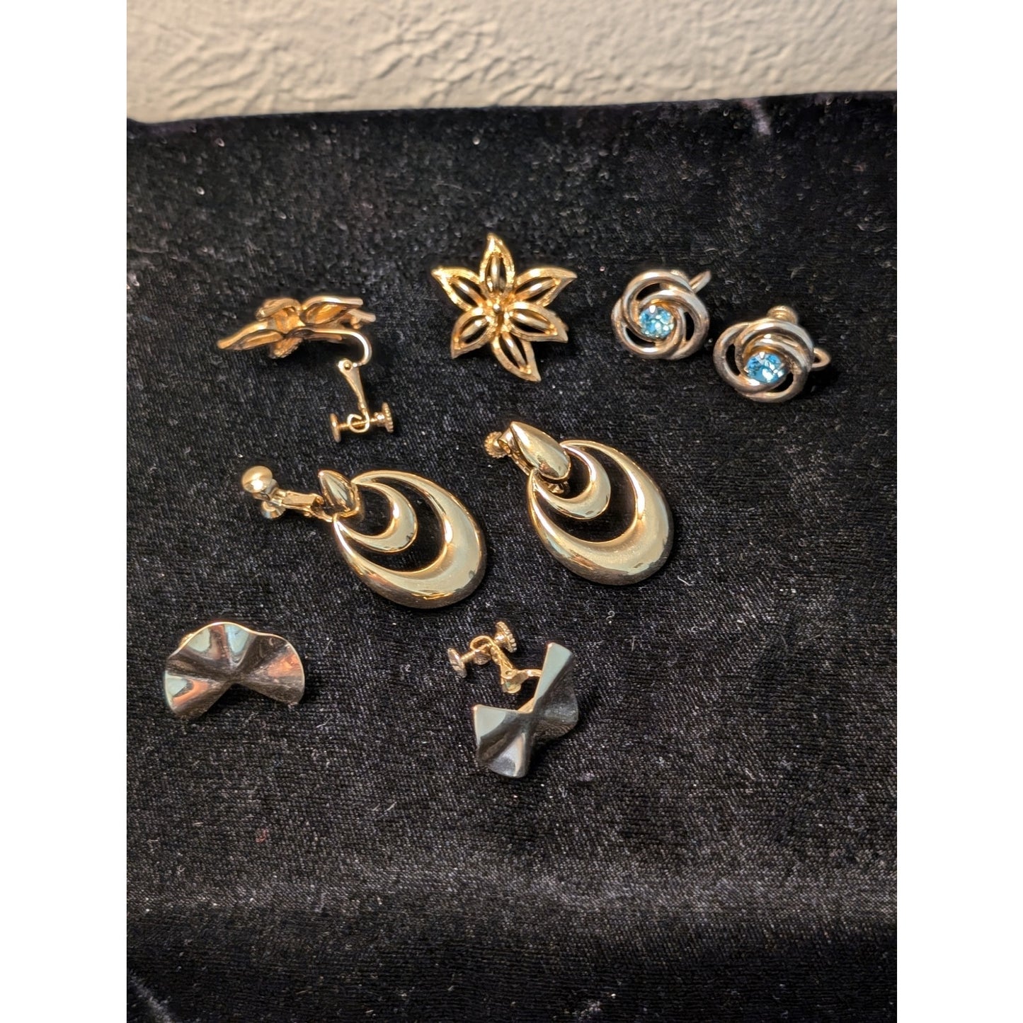 Four Pair Vintage Screw On Gold Tone Earrings One Pair Napier