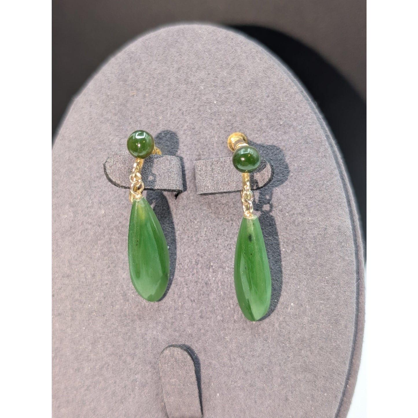 Vintage Spinach Green Nephrite Jade Gold Tone Screw Back Earrings