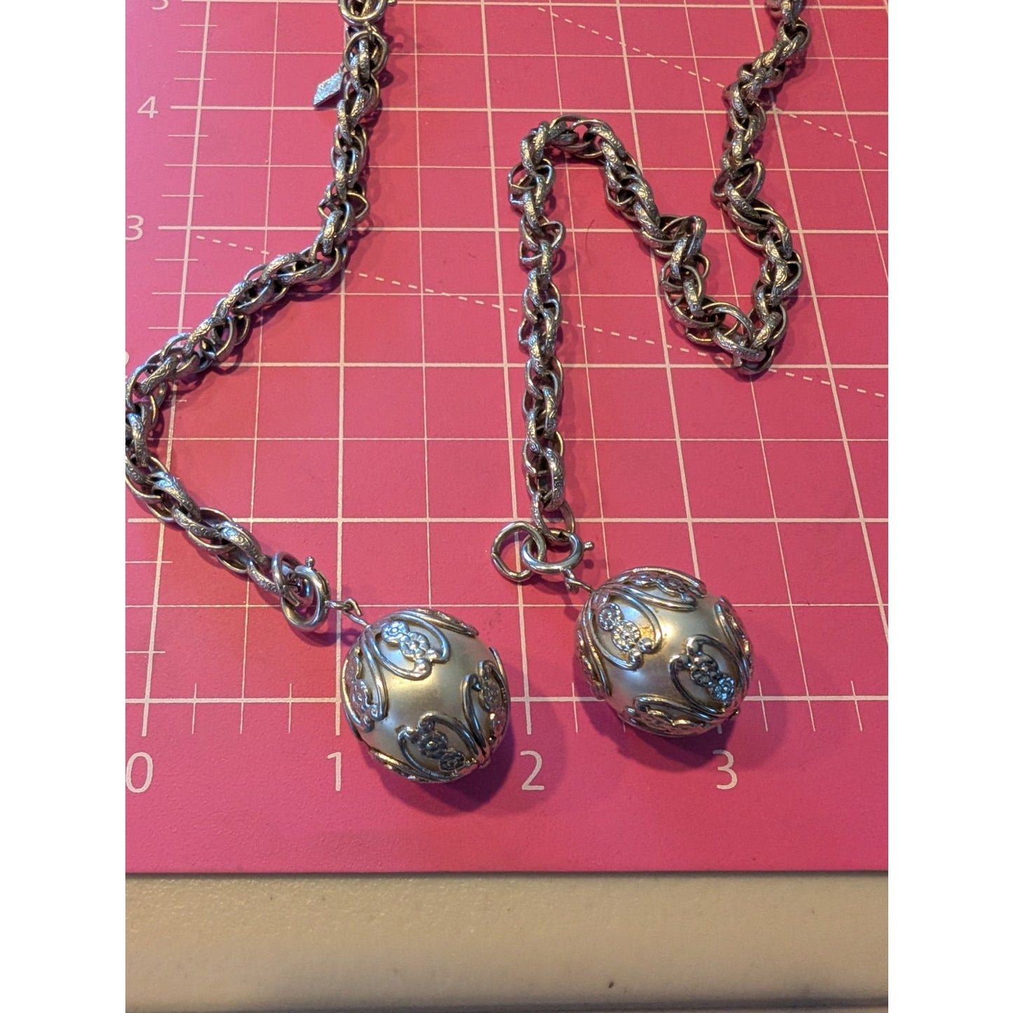 Vintage Sarah Cov 42" Silver Tone Textured Chain Link Ball Bead Belt Necklace