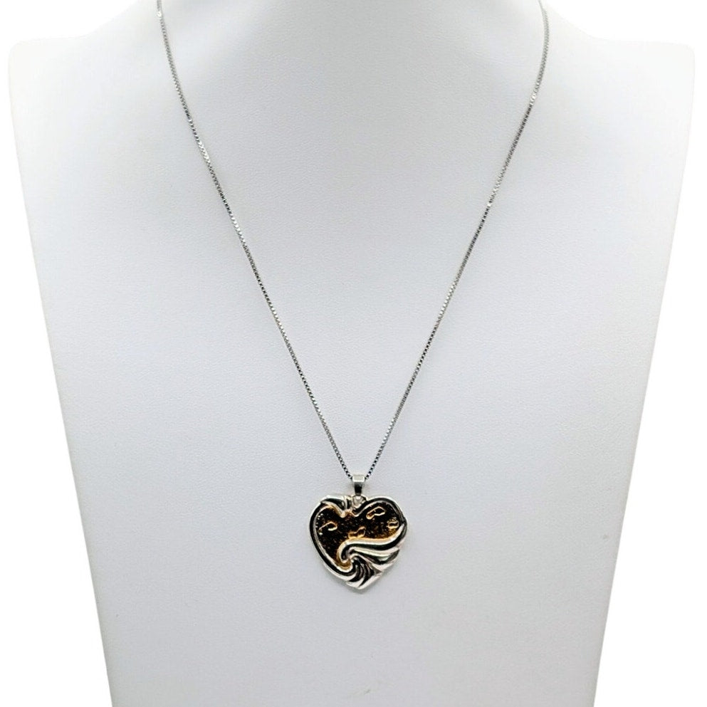 Gorham 925 Sterling "Footprints in the Sand" Heart Pendant Box Chain Necklace