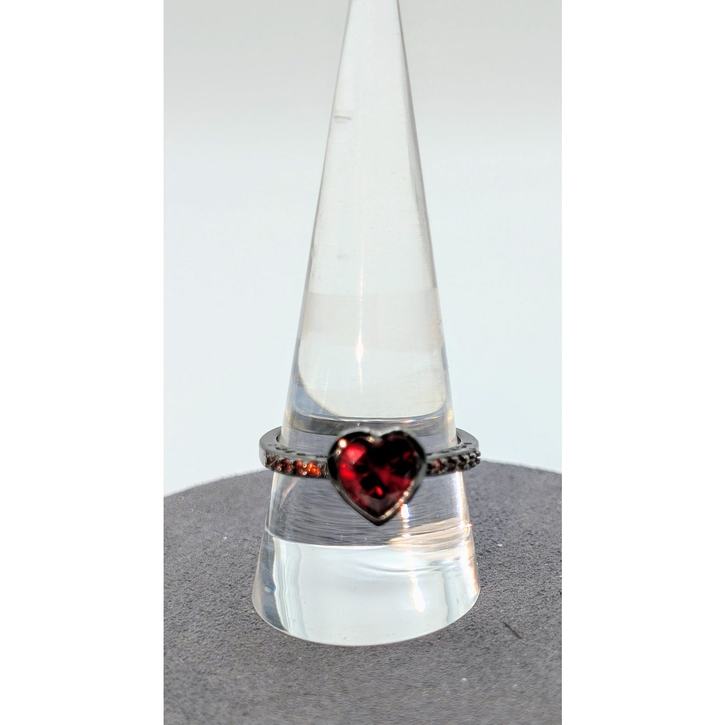 925 Sterling Gun Metal Tone Red Glass Stone Heart Ring Size 9.5