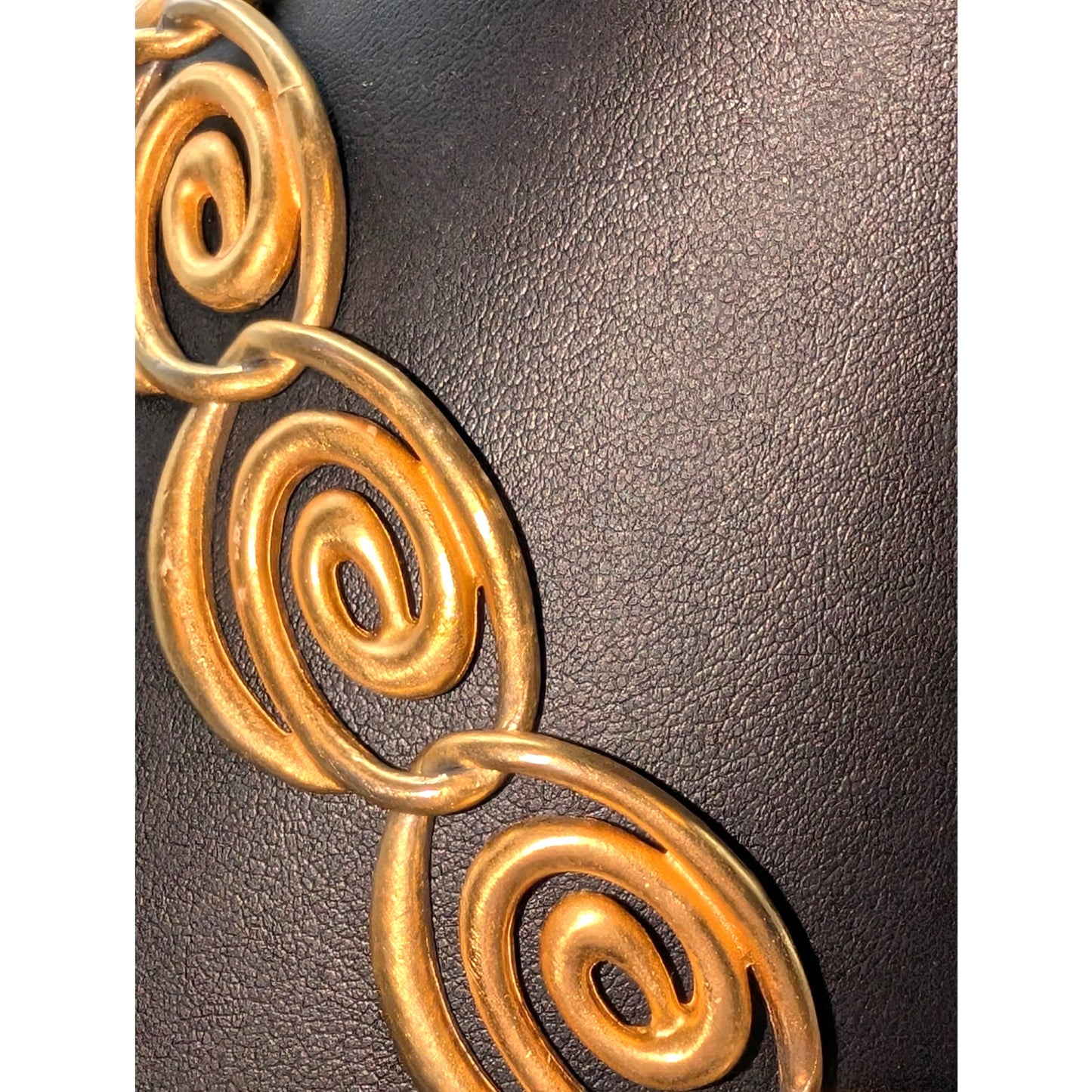 Vintage Anne Klein Modernist Signed Gold Tone Satin Finish Swirl Link Necklace