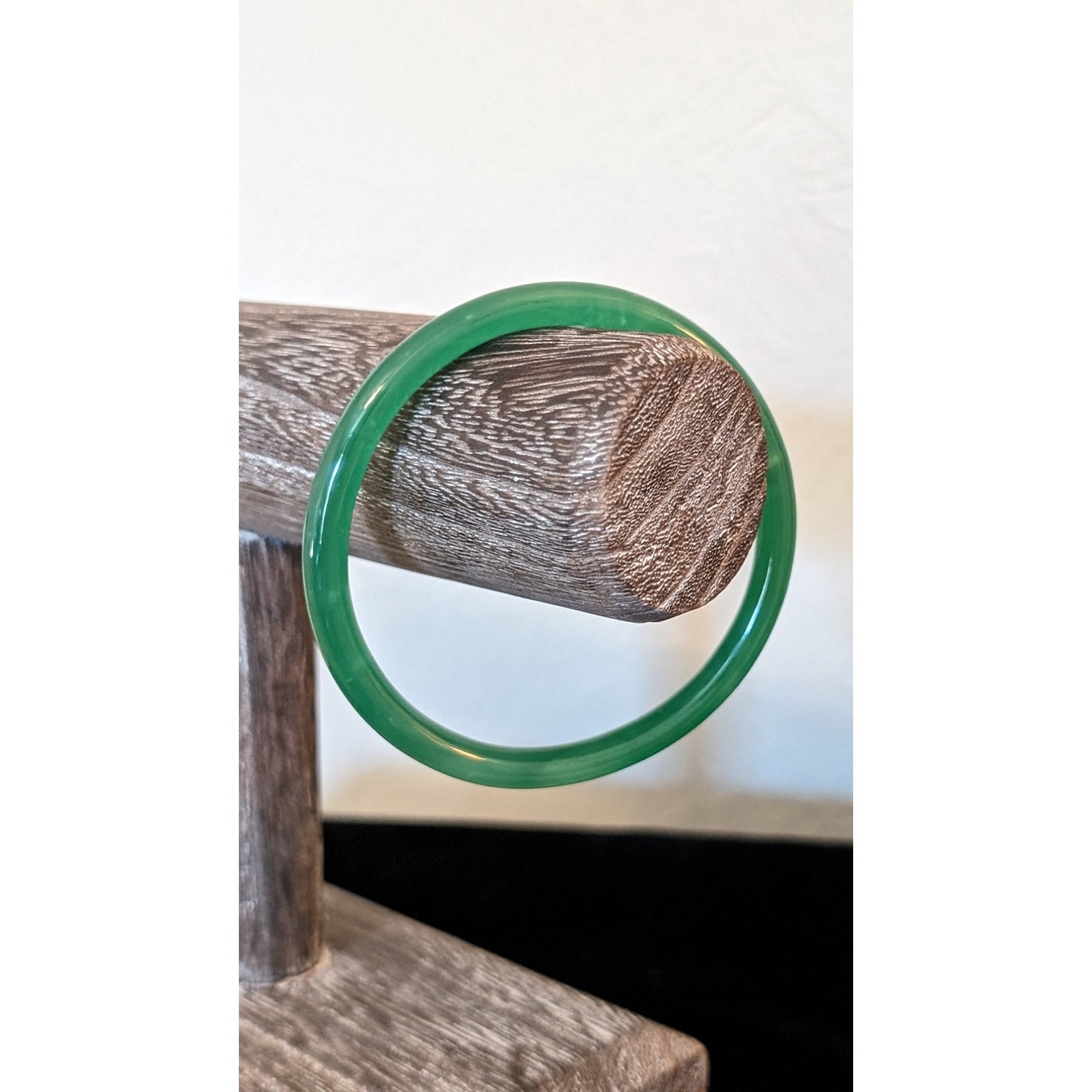 Vintage Iridescent Lime Green Art Glass Bangle Bracelet