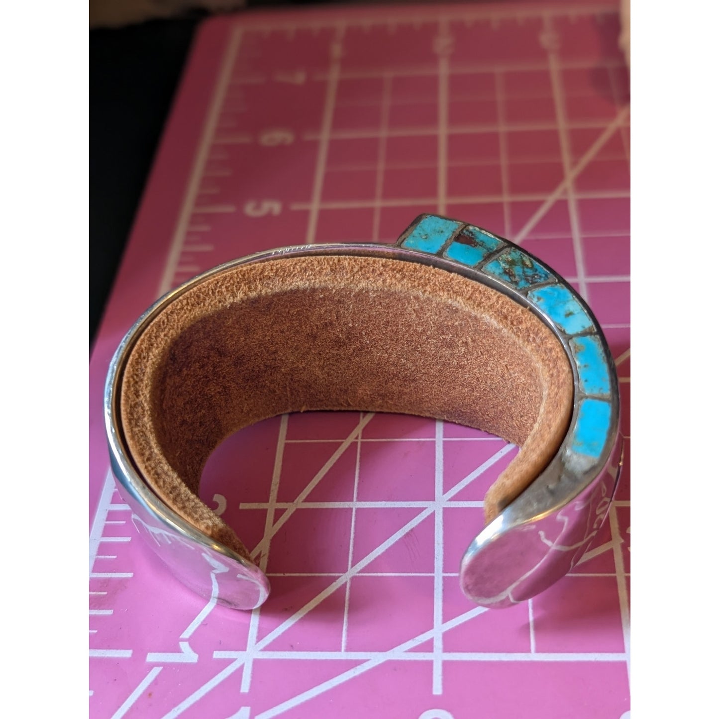 Estate VTG Native American Navajo Top Bottom Side Inlay Turquoise Sterling Cuff