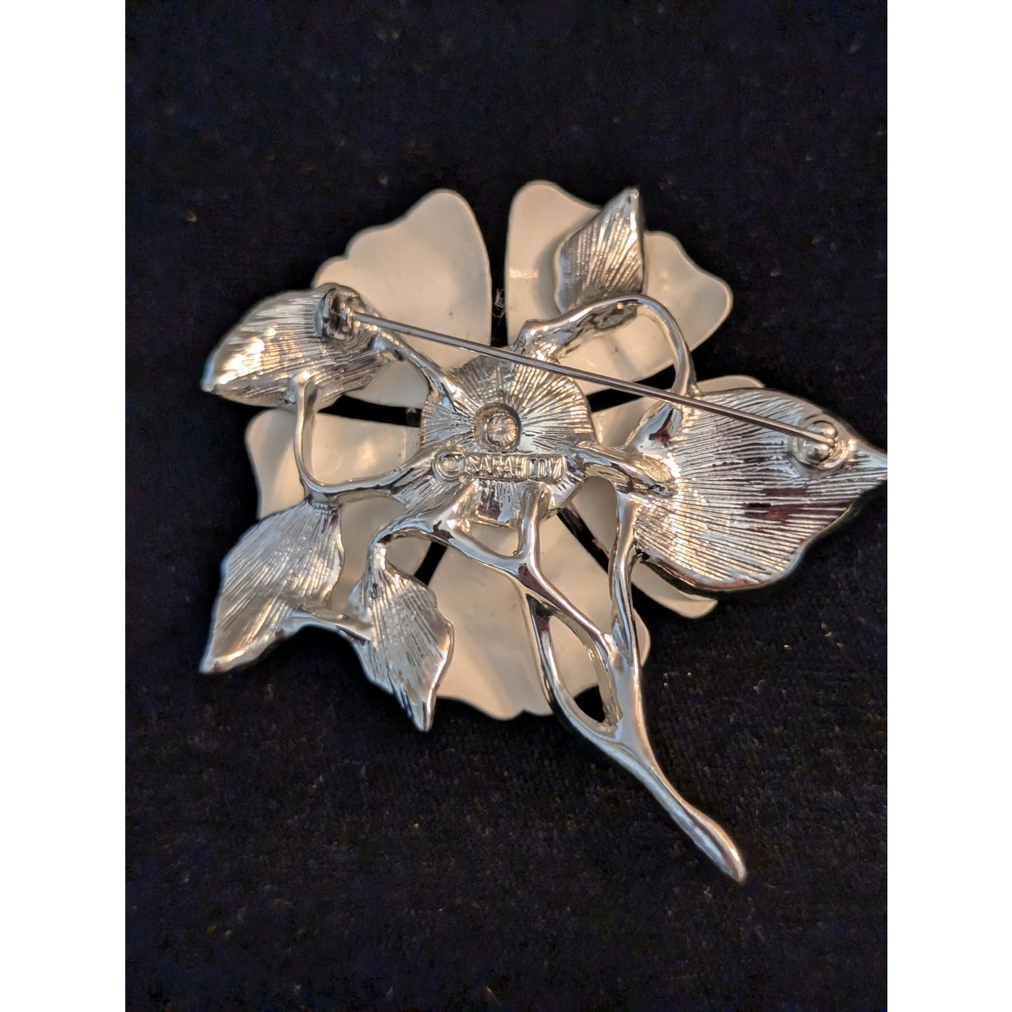 Vintage Sarah Coventry Summer Magic Series White Enamel Flower Brooch