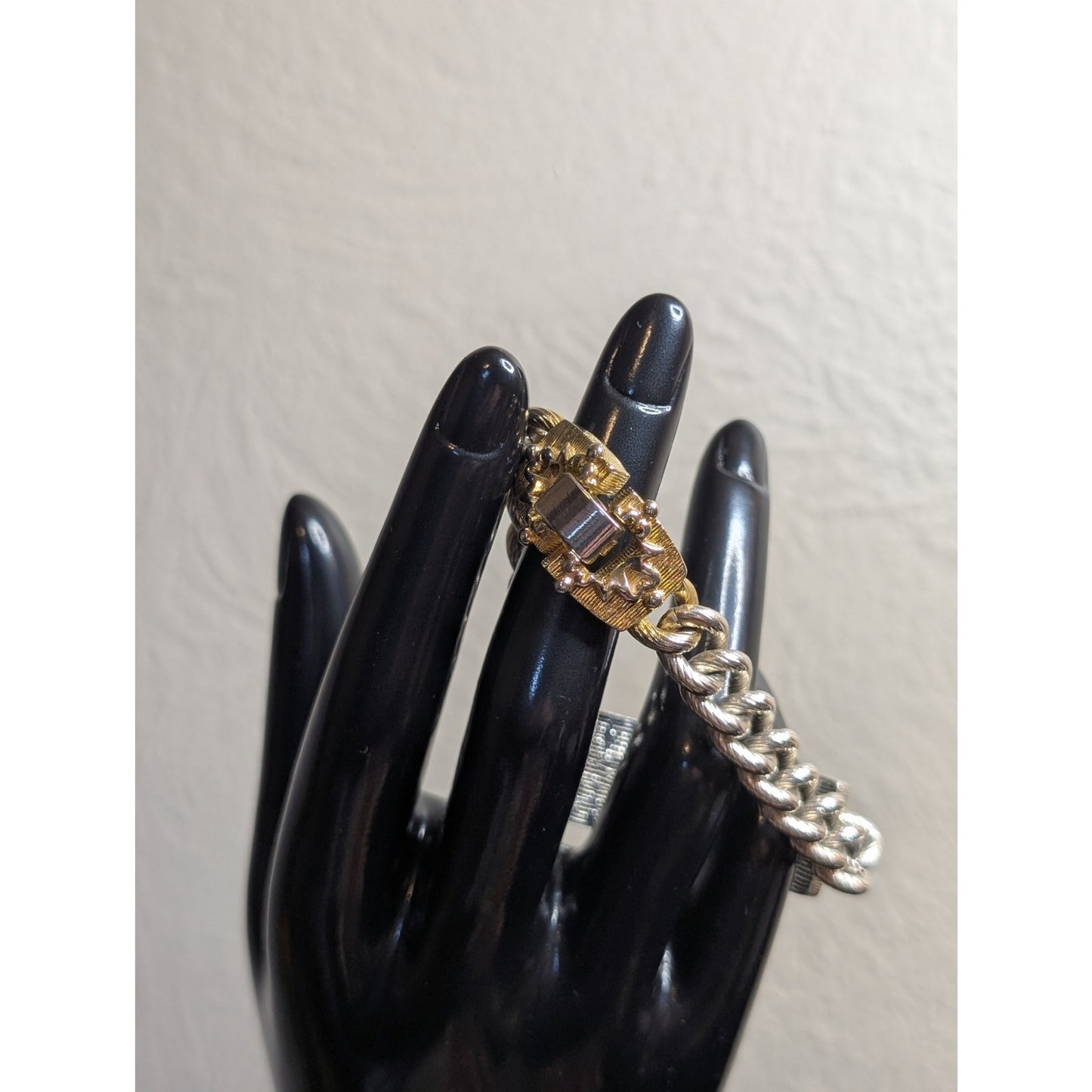 RARE FIND! Vintage Signed Oscar De La Renta Two Tone Chunky Chain Link Bracelet