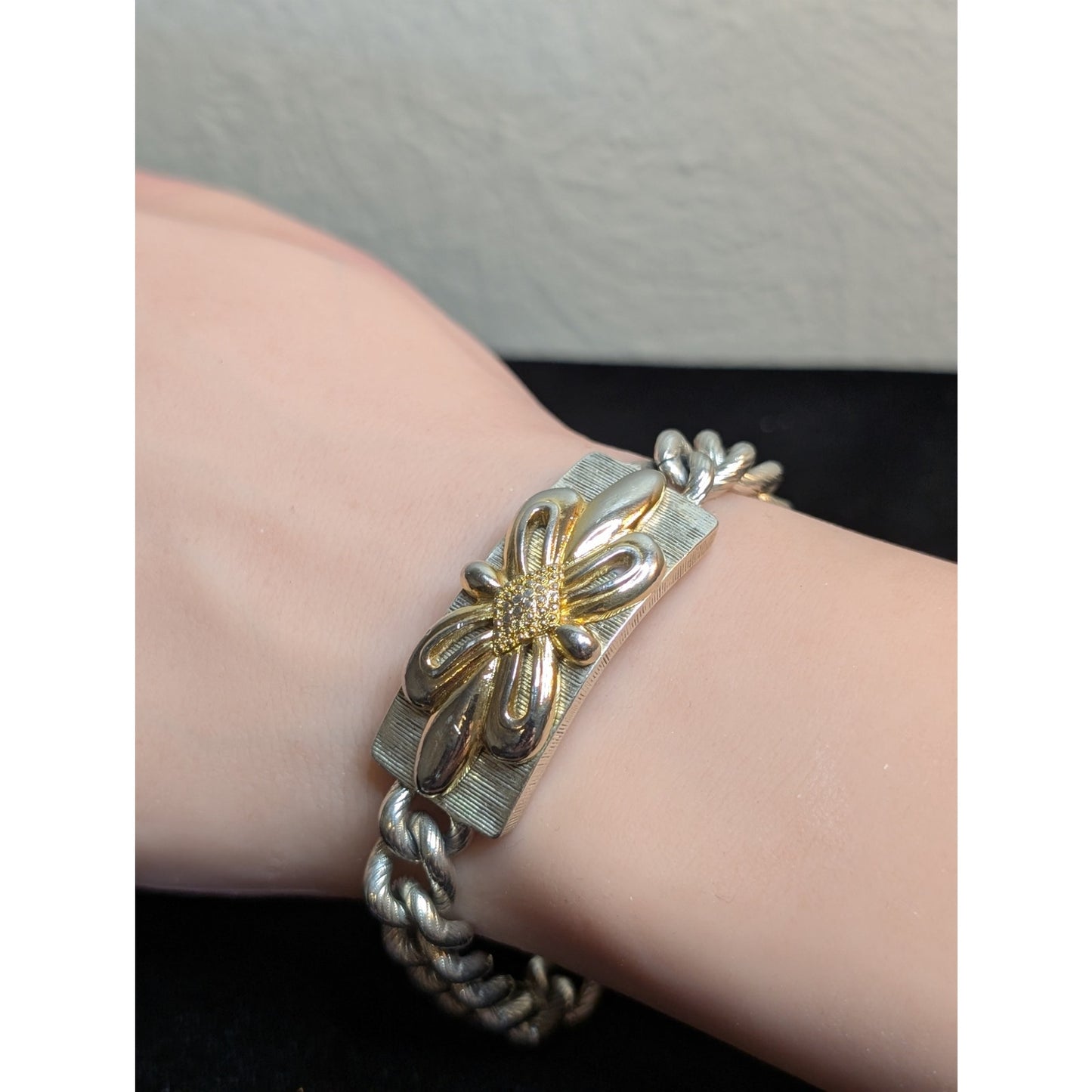 RARE FIND! Vintage Signed Oscar De La Renta Two Tone Chunky Chain Link Bracelet
