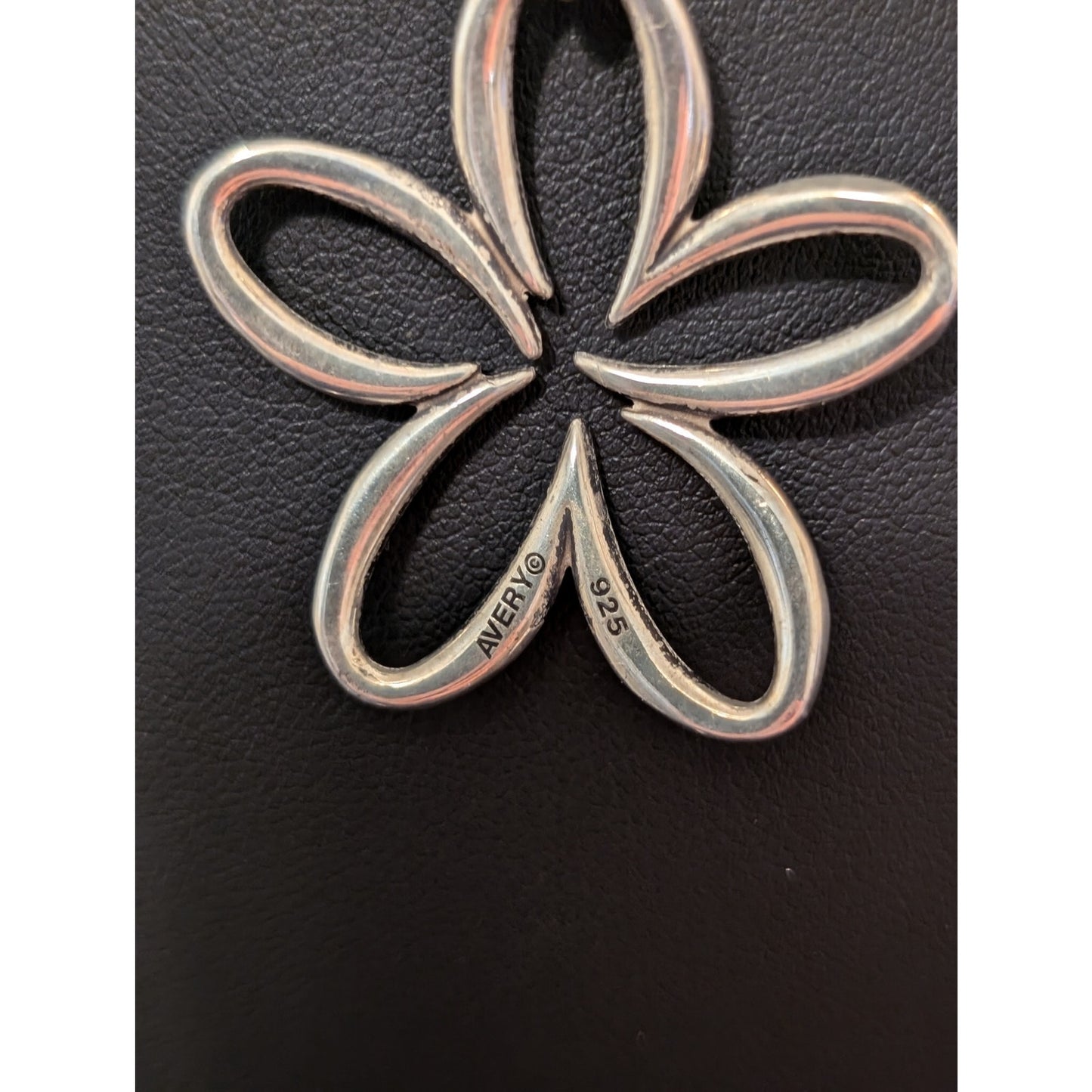 Rare Retired James Avery Sterling Silver Open Daisy Flower Pendant Cord Necklace