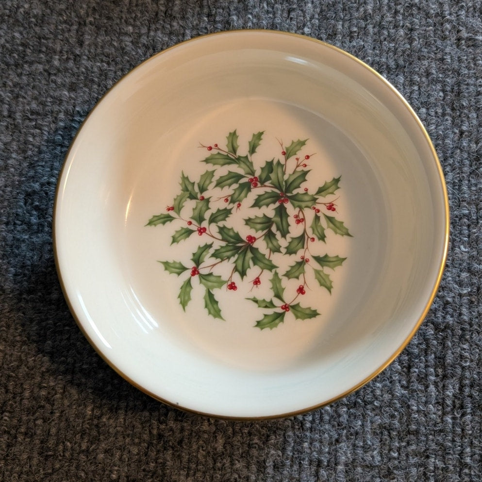 Lenox Special Holly & Berry Holiday Ivory Bowl W/ Gold Rim
