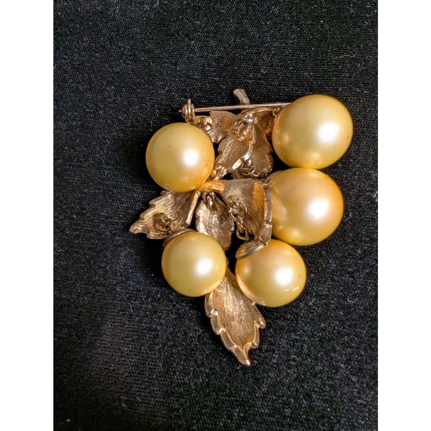 Vintage Rare LISA SCHALLERT Golden Faux Pearl Nouveau Articulated Grapes Brooch