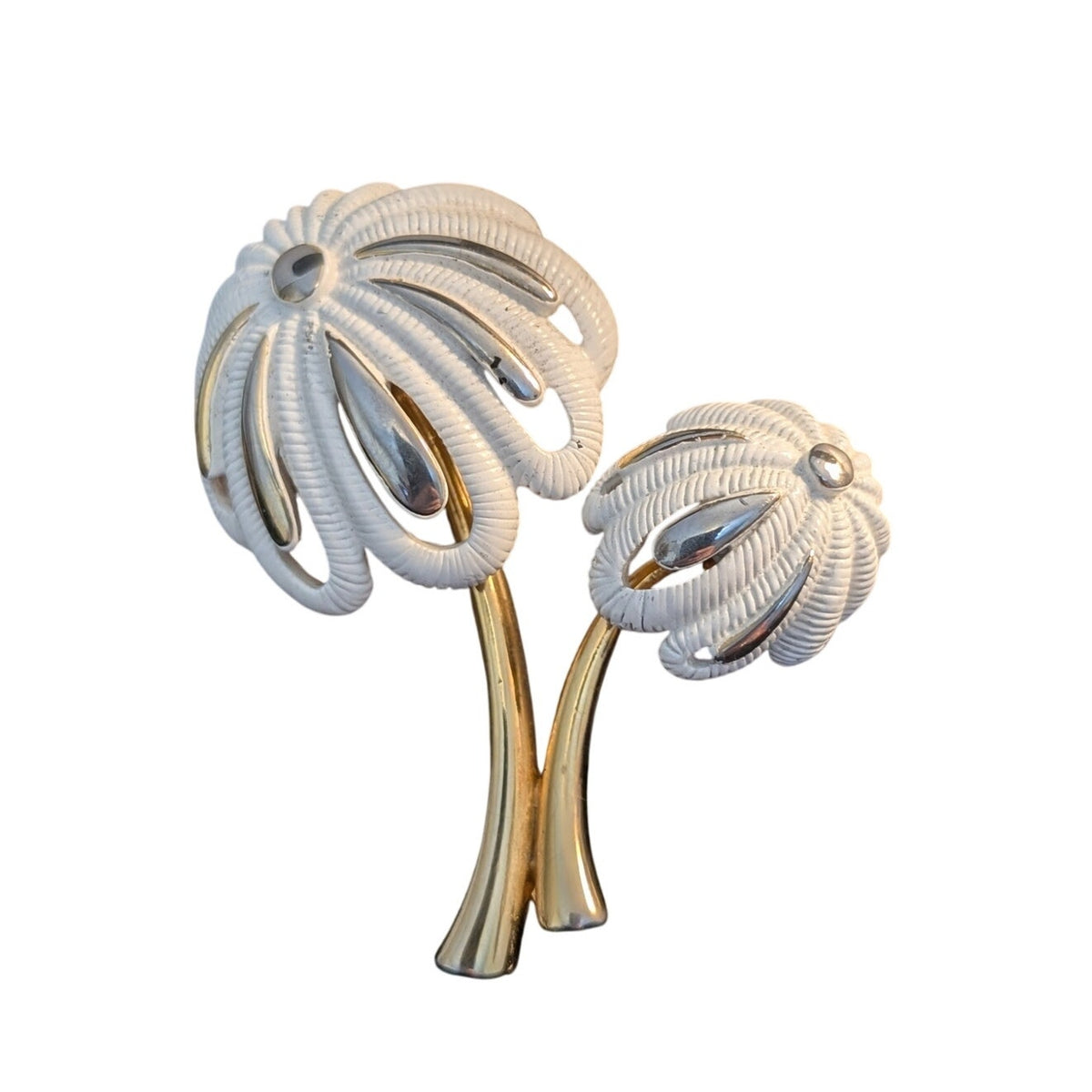Vintage Signed Monet Rare Palm Tree White Enamel Gold Tone Brooch