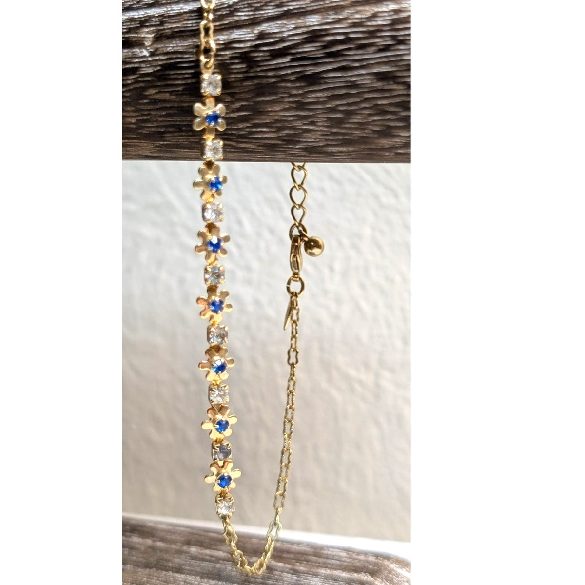 VTG Avon Delicate Blue Clear Crystal Floral Gold Tone Adjustable Ankle Bracelet