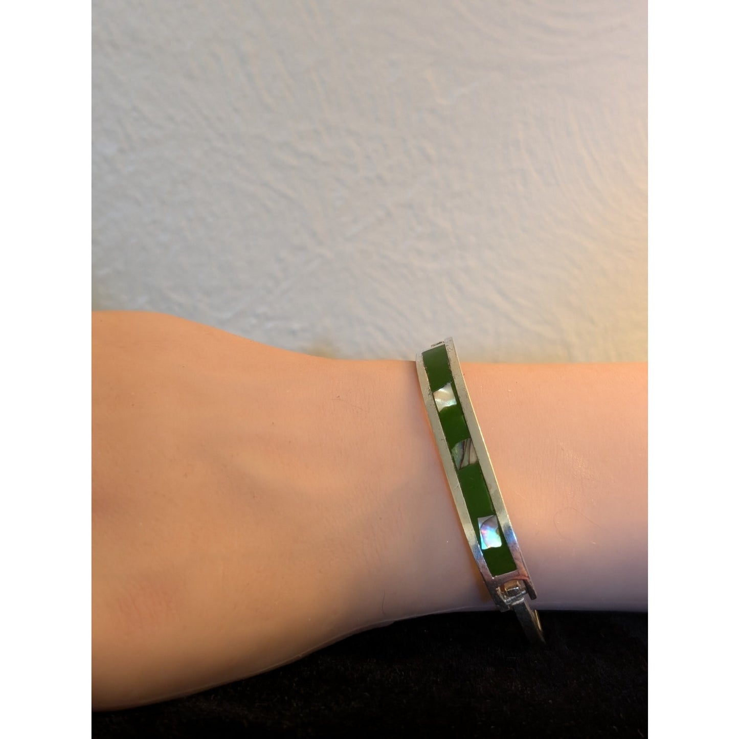 Vtg Mexico 925 Sterling Green Stone Abalone Inlay Tension Clasp Bangle Bracelet