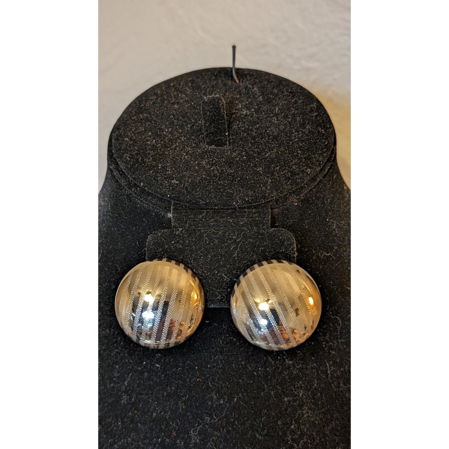 Vintage Silver Tone Texture Strip Round Button Clip On Earrings