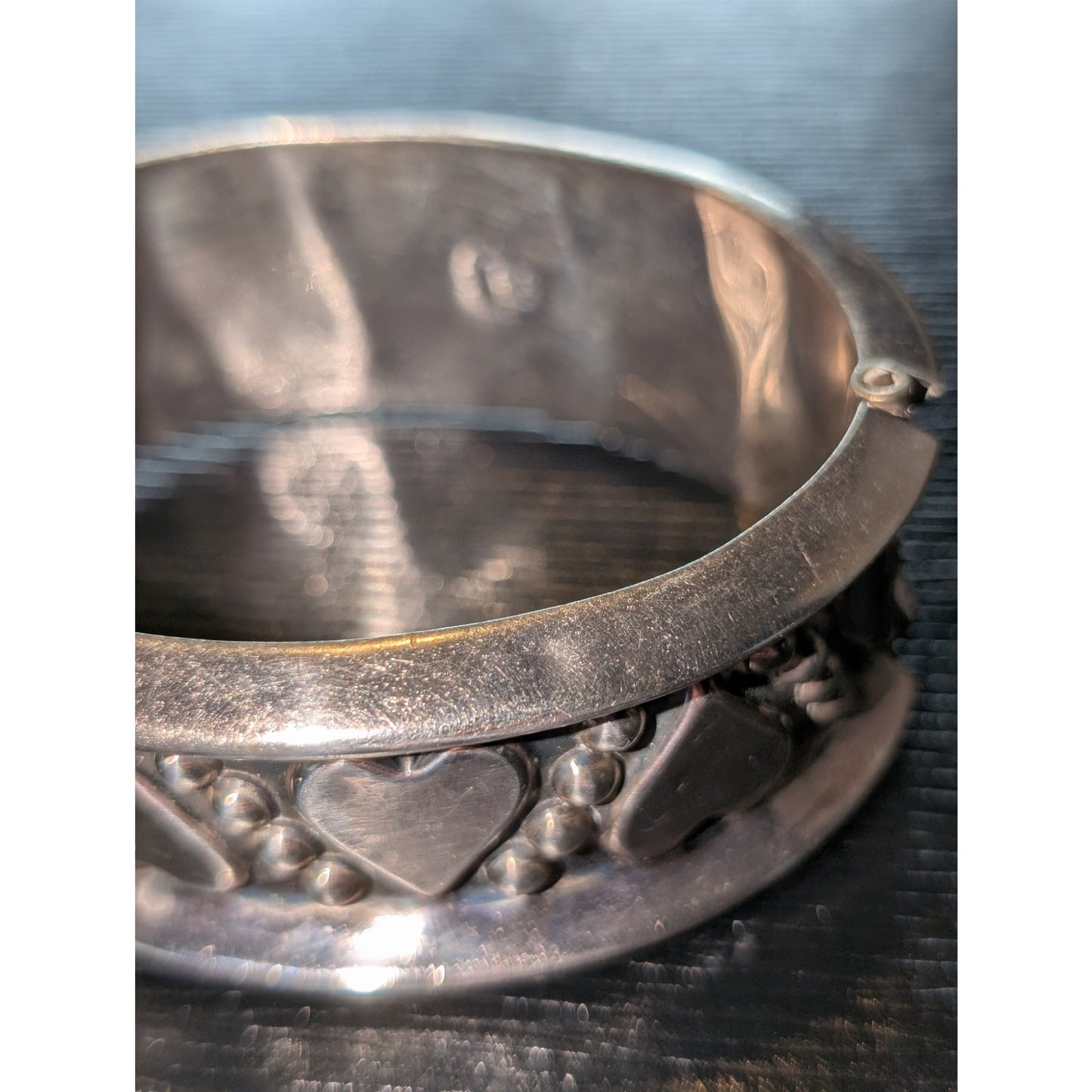 Taxco 925 Sterling Silver Mexico Wide Heart Hinge Bangle Bracelet Size 7.5"57.8g