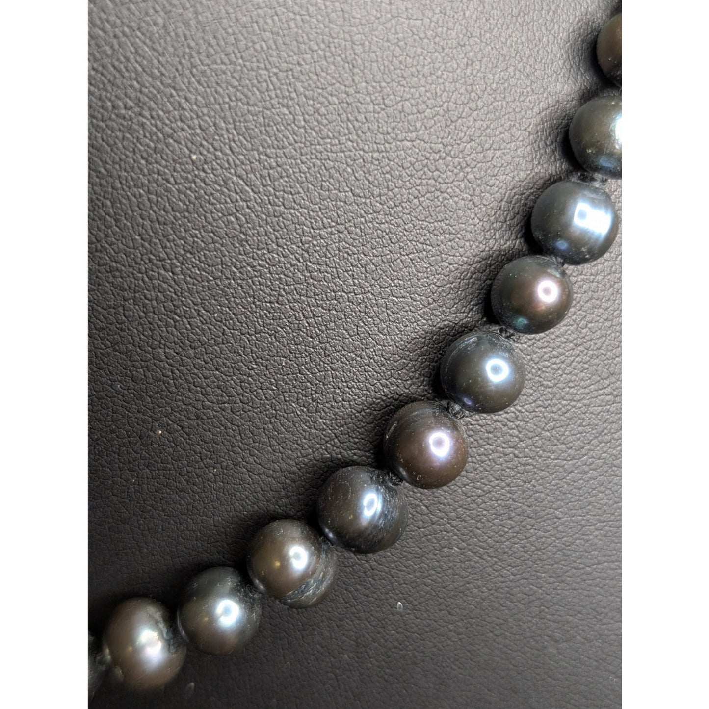 Vintage Black Freshwater Pearl Hand-Knotted Slightly Graduated 18" Necklace