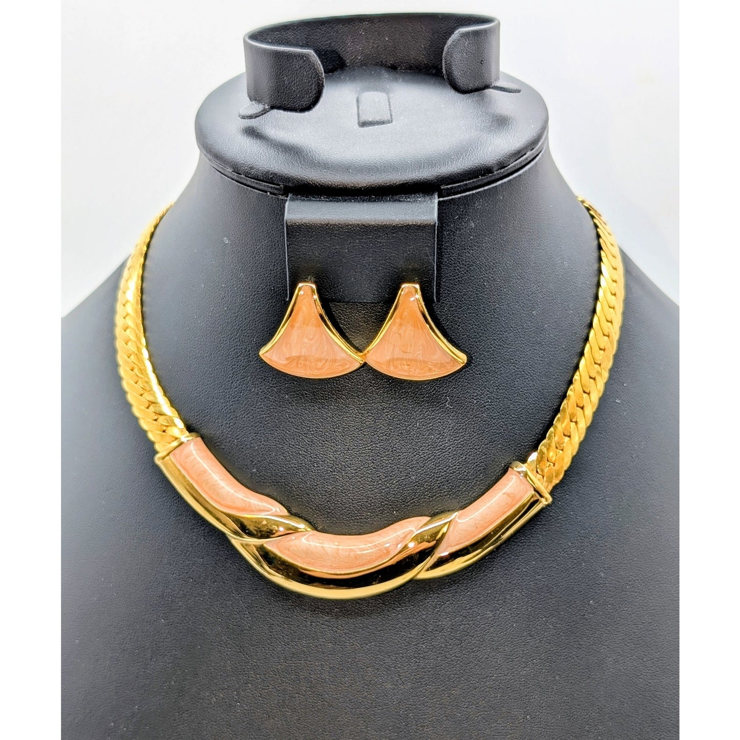 VTG Napier Bold Herringbone Peach Enamel Twist Collar Necklace & Earring Set