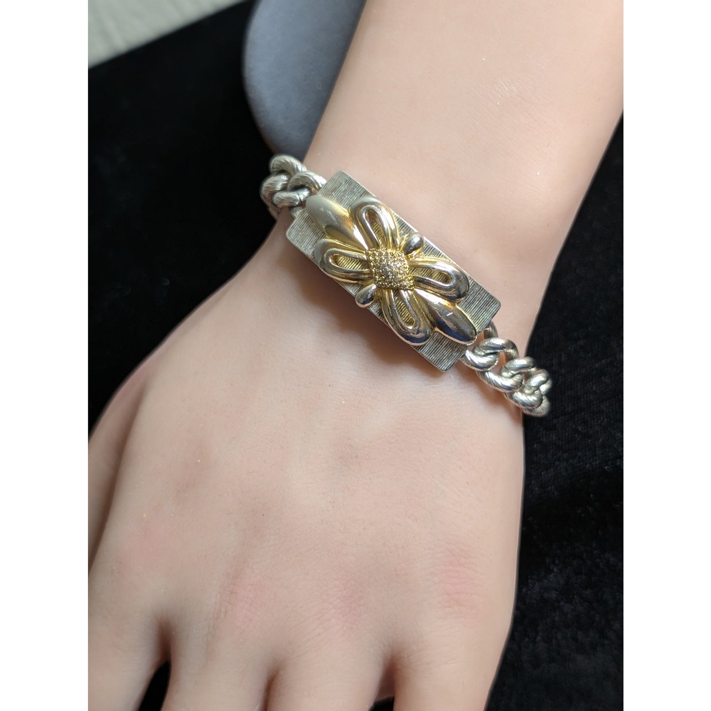 RARE FIND! Vintage Signed Oscar De La Renta Two Tone Chunky Chain Link Bracelet