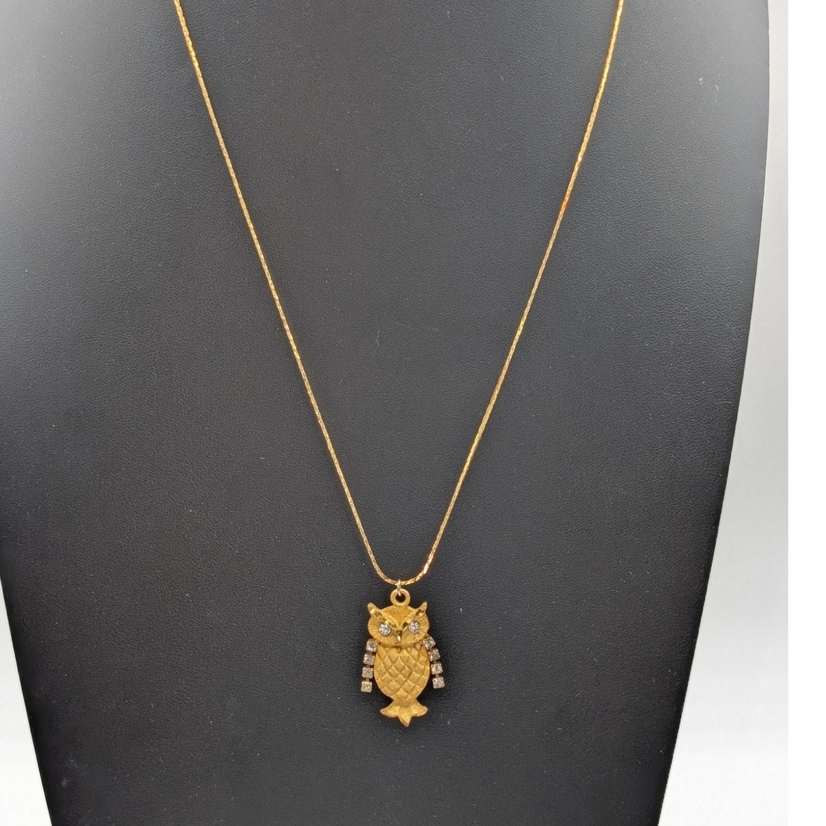 Vintage Gold Tone Articulated Rhinestone Arms Owl 23" Chain Necklace