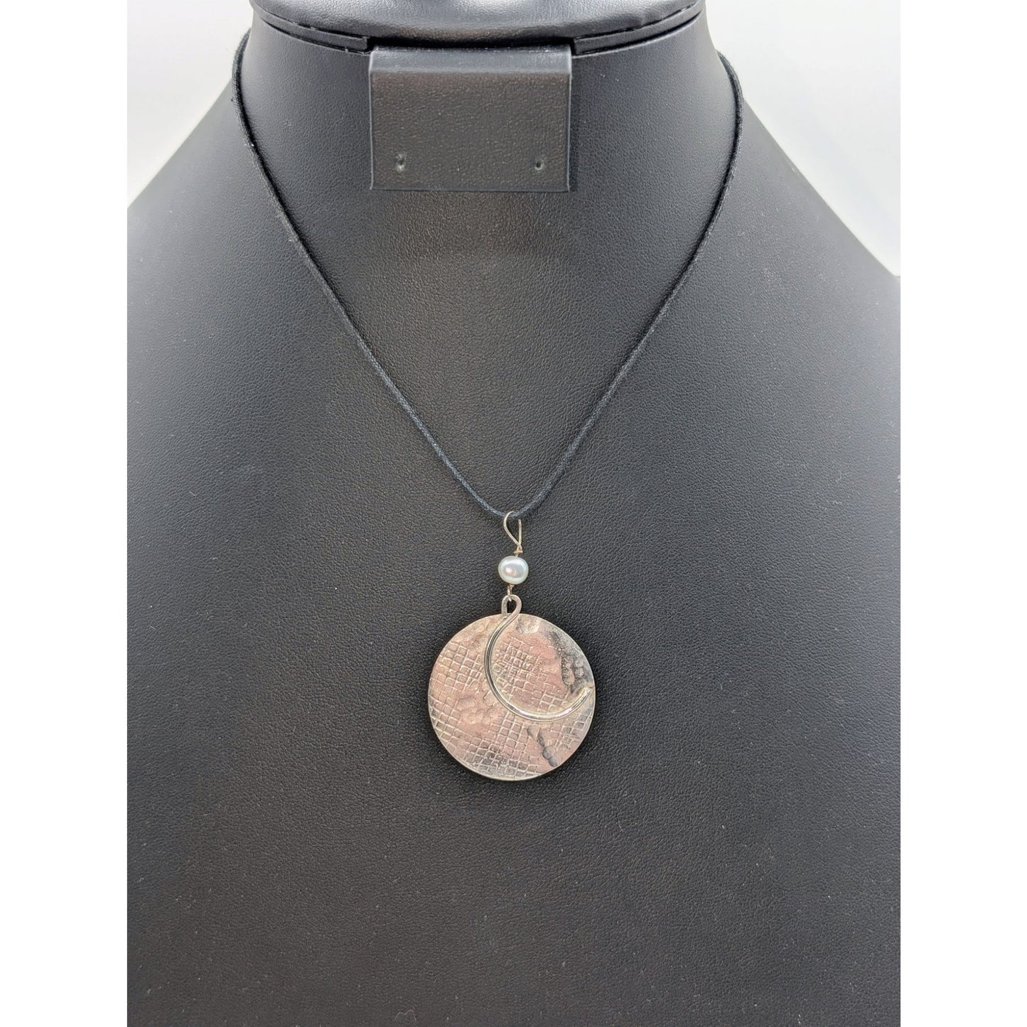 Vtg 925 Sterling Silver Corded Pearl Hammered Disk Pendant 15" Boho Necklace