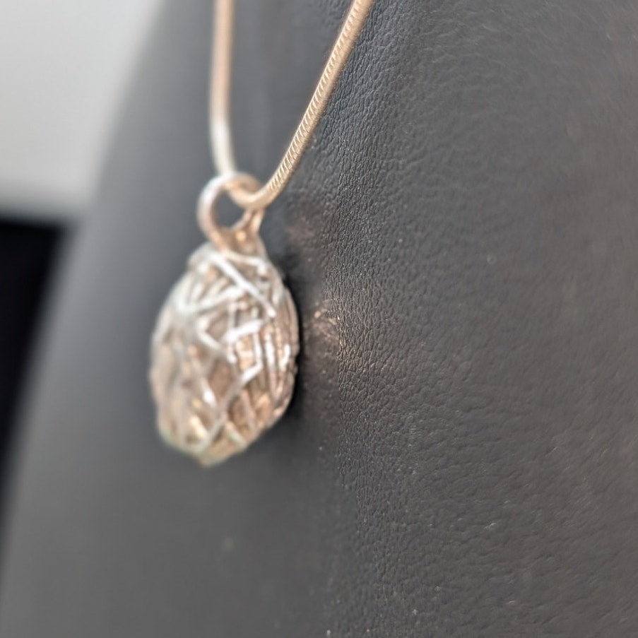 Vintage 925 Sterling Silver Bird's Next Pearl Eggs Pendant Snake Chain Necklace