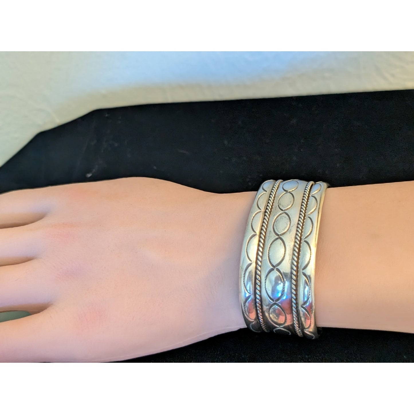 Vintage Native American Style 925 Sterling Silver 1" Wide Cuff Bracelet
