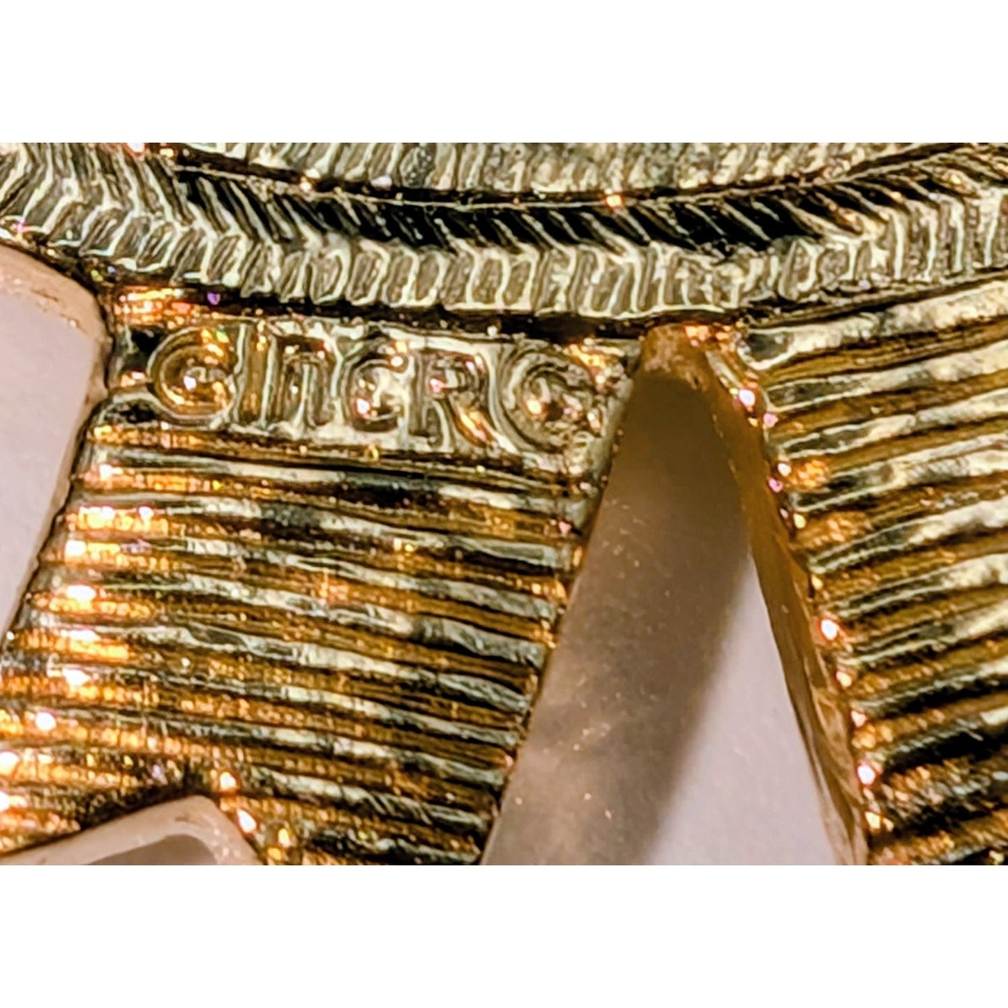 Ciner Signed VTG Gold Tone Multi-Color Clear Rhinestone Straw Hat Pin Brooch