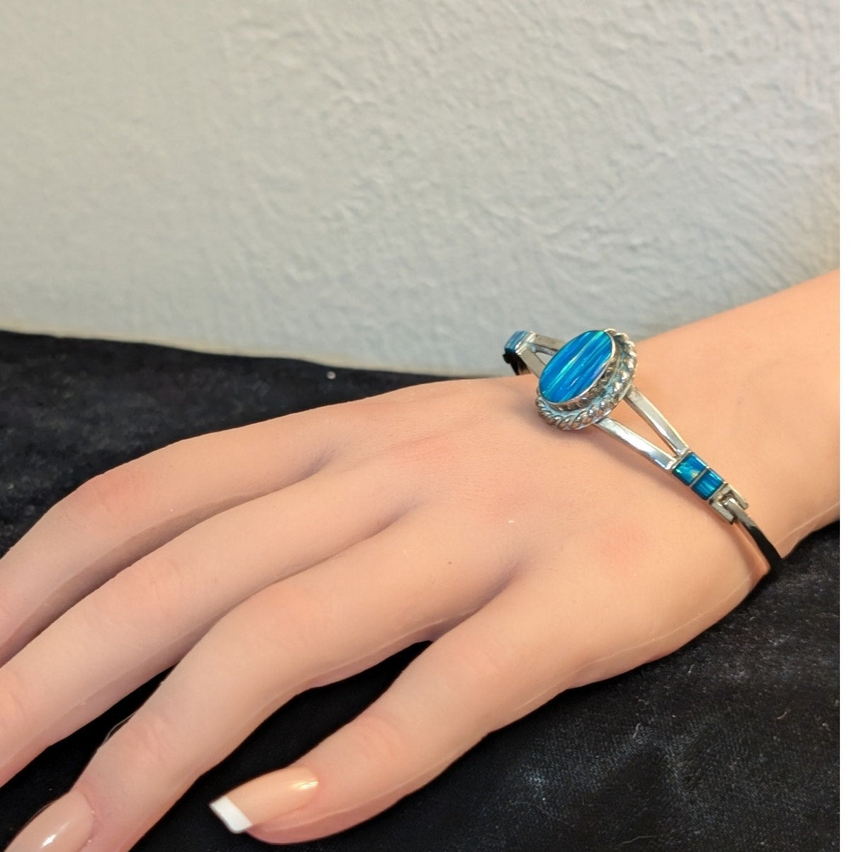 Vintage Mexico Artisan 925 Sterling Blue Opal Doublet Hinged Cuff Bracelet