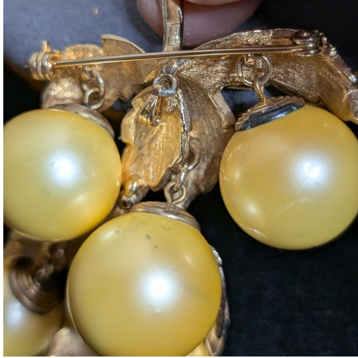Vintage Rare LISA SCHALLERT Golden Faux Pearl Nouveau Articulated Grapes Brooch