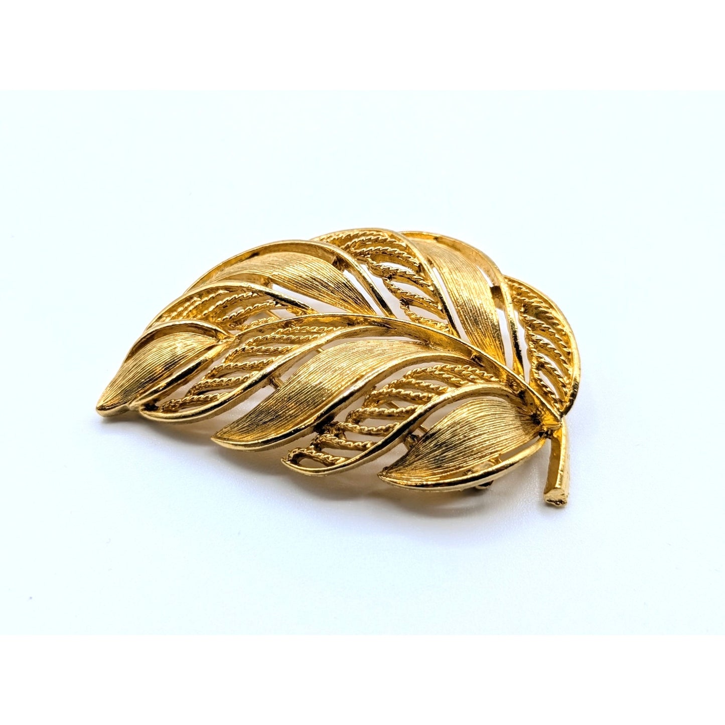 Vintage Signed Lisner Large Textured & Cut Out Leaf Brooch