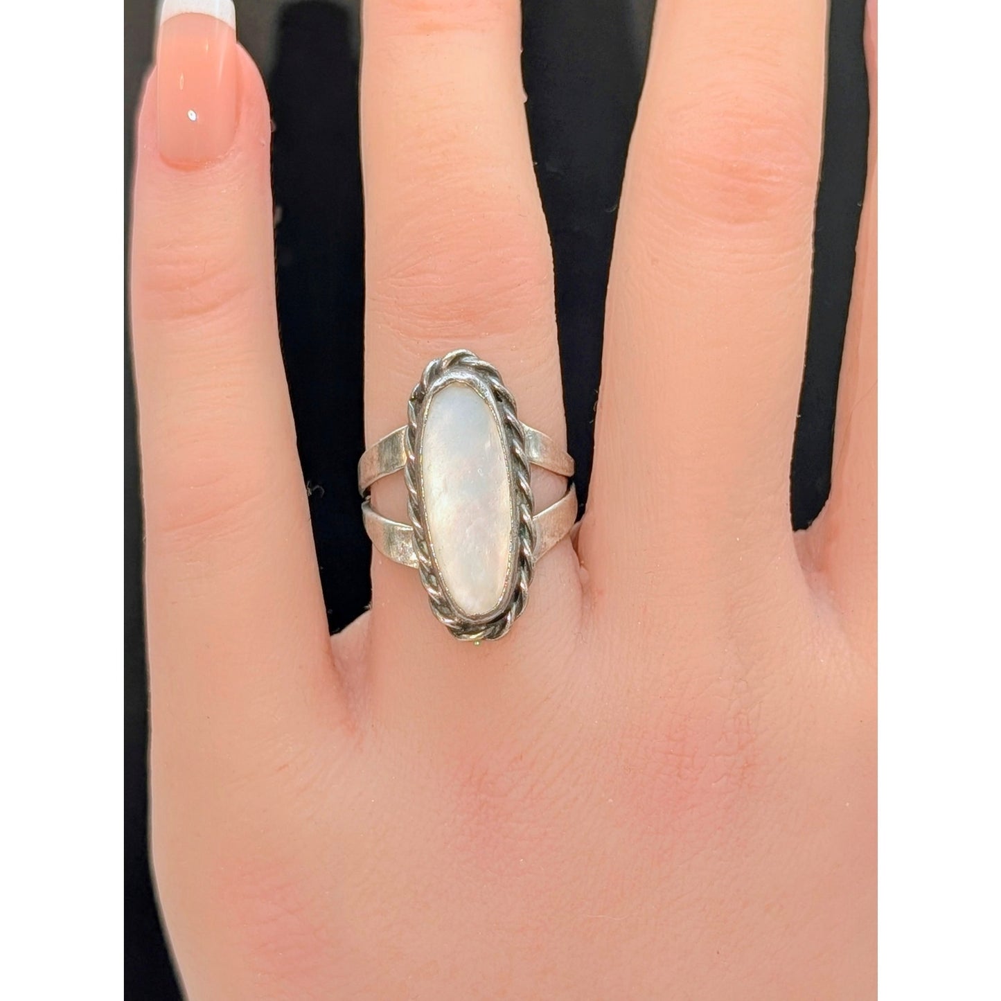 Vtg Southwestern Oblong Mother of Pearl Split Shank 925 Sterling Ring Size 5.75
