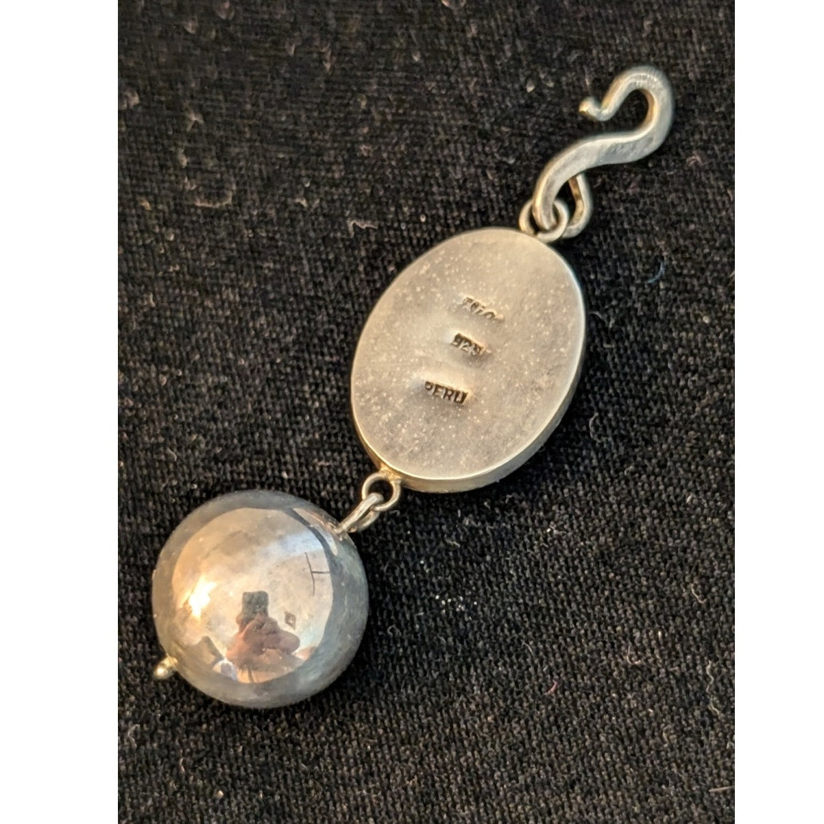 Vtg Elias Peru 925 Green Stone Bezel Set Sterling Dangling Ball Hook Pendant