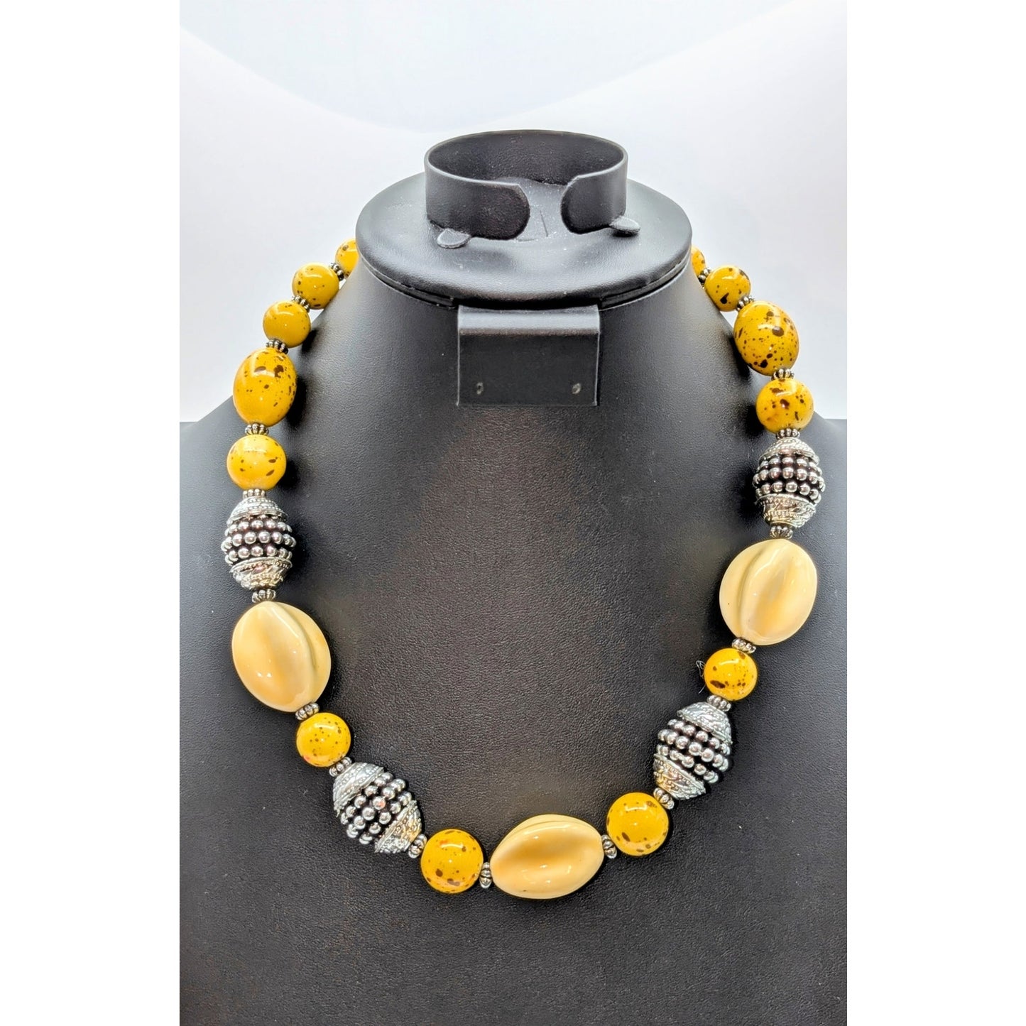 Fresh Spring/Summer Pale Yellow & Speckled Golden & Silver Bead 20"-23" Necklace