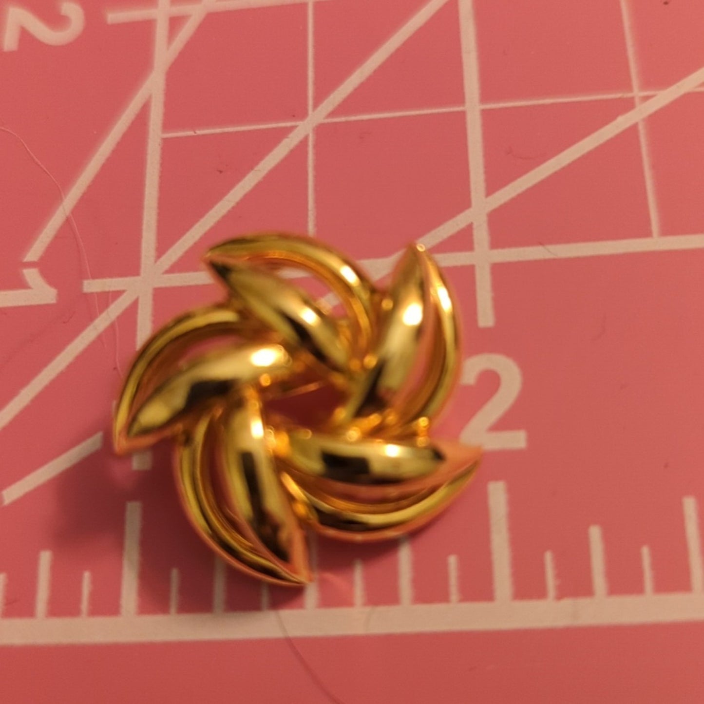 Lot of Five Vintage & Modern Gold Tone Brooches